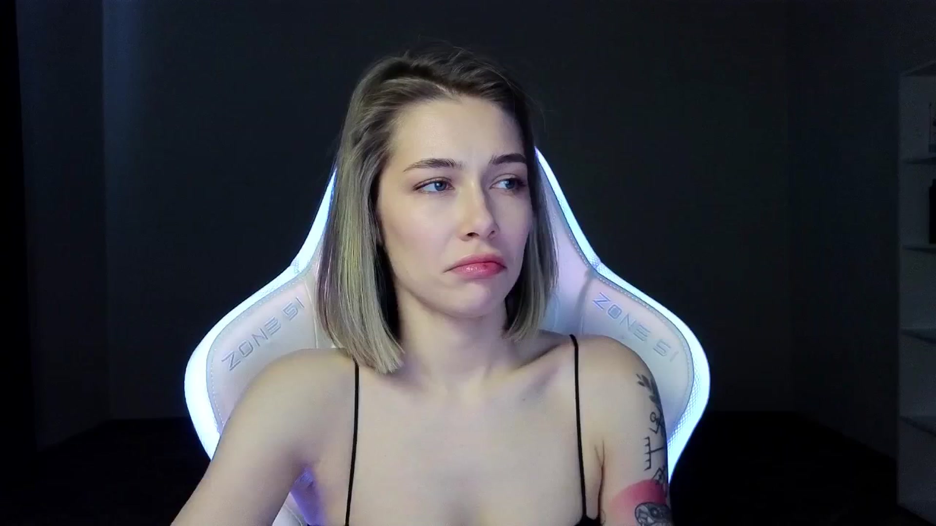 Gallery image thumbnail from KeepSpark's myfreecams stream on, 03/23/2025, 04:55 image 20 of 20