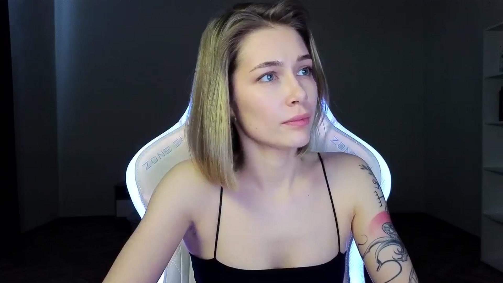 Gallery image thumbnail from KeepSpark's myfreecams stream on, 03/23/2025, 07:27 image 18 of 20