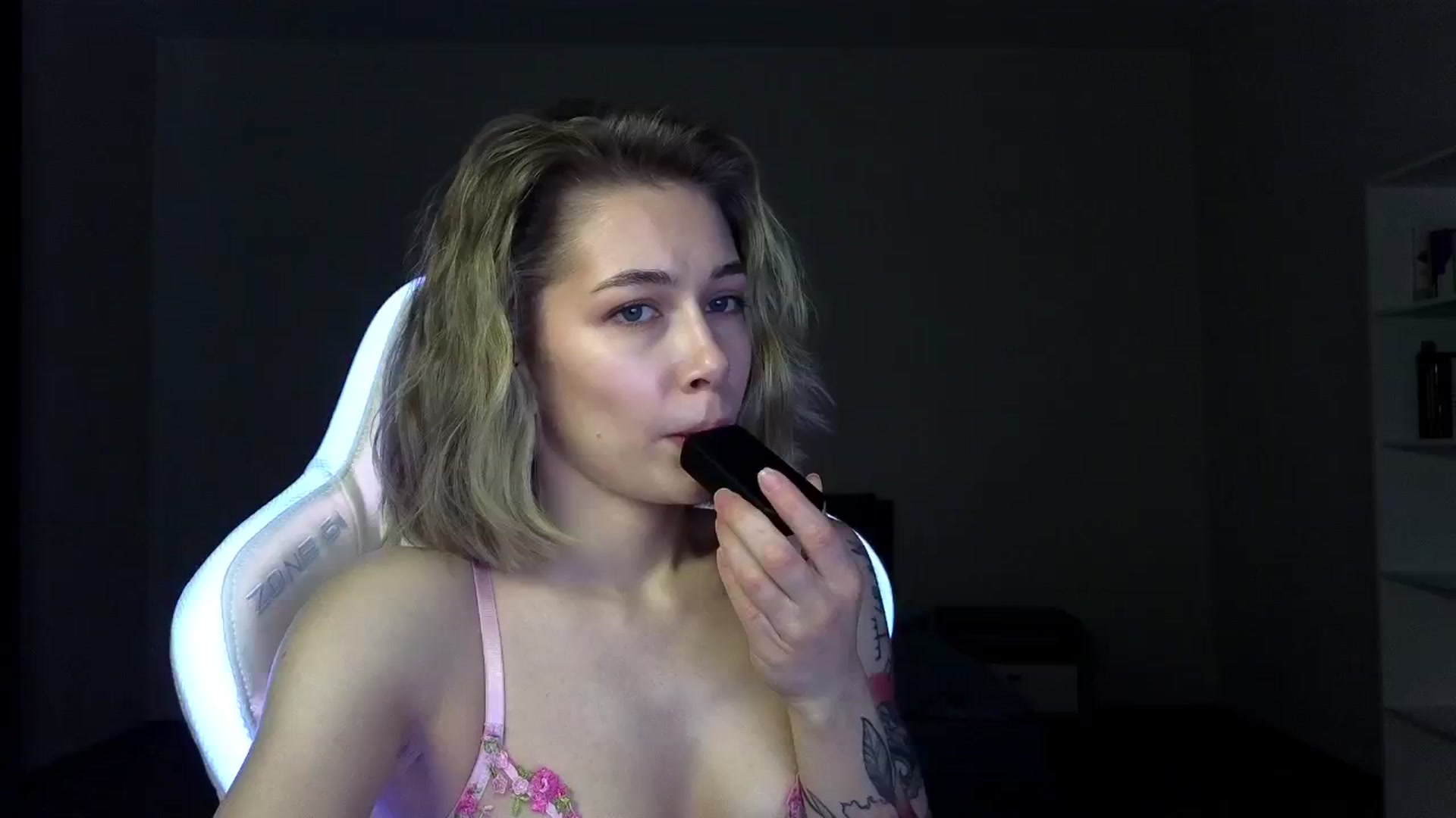 Gallery image thumbnail from KeepSpark's myfreecams stream on, 03/24/2025, 04:20 image 12 of 20