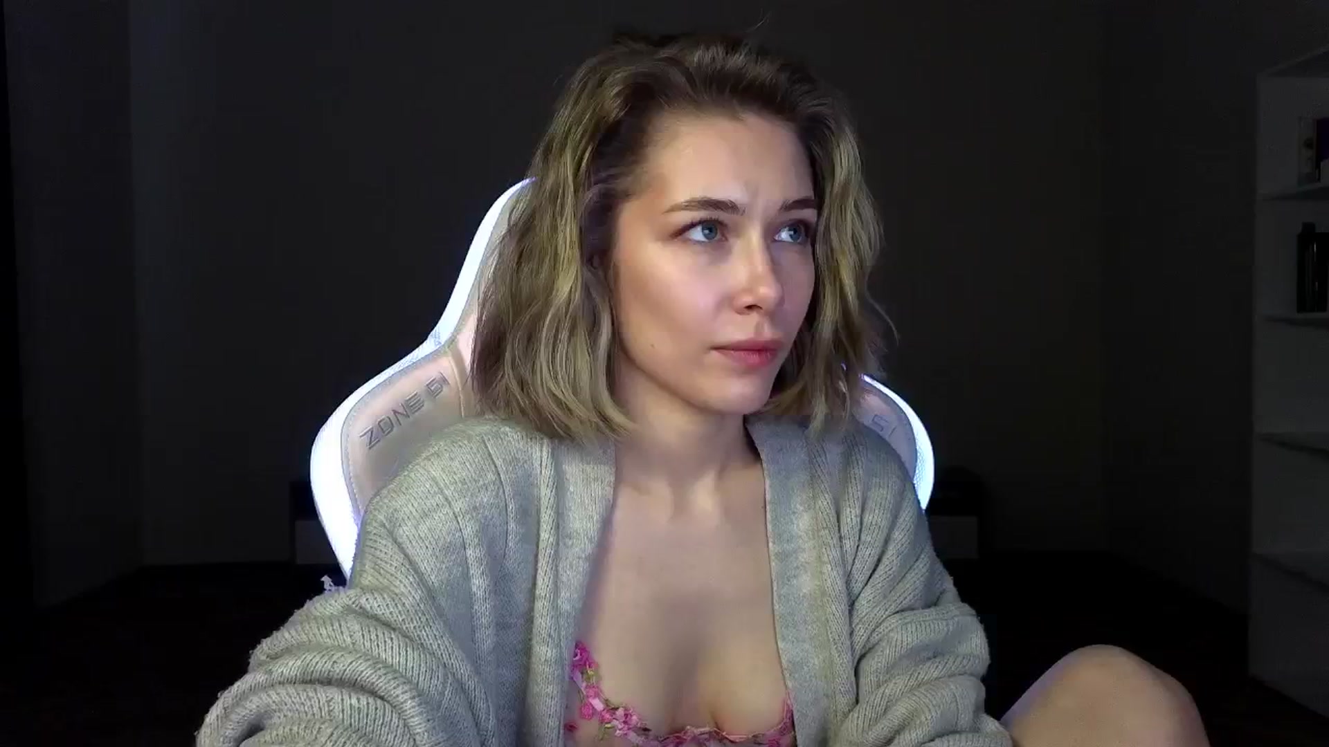 Gallery image thumbnail from KeepSpark's myfreecams stream on, 03/24/2025, 05:12 image 4 of 20