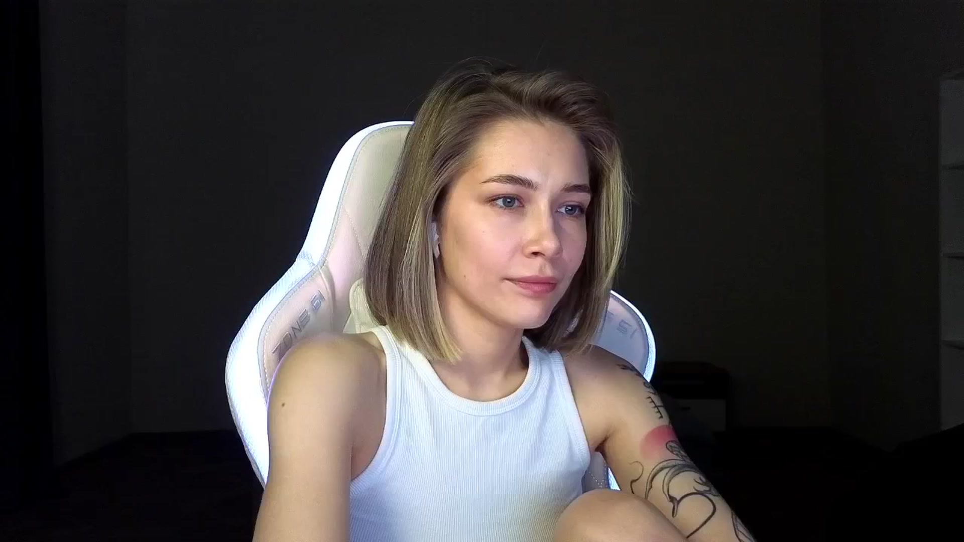 Gallery image thumbnail from KeepSpark's myfreecams stream on, 03/25/2025, 04:31 image 20 of 20