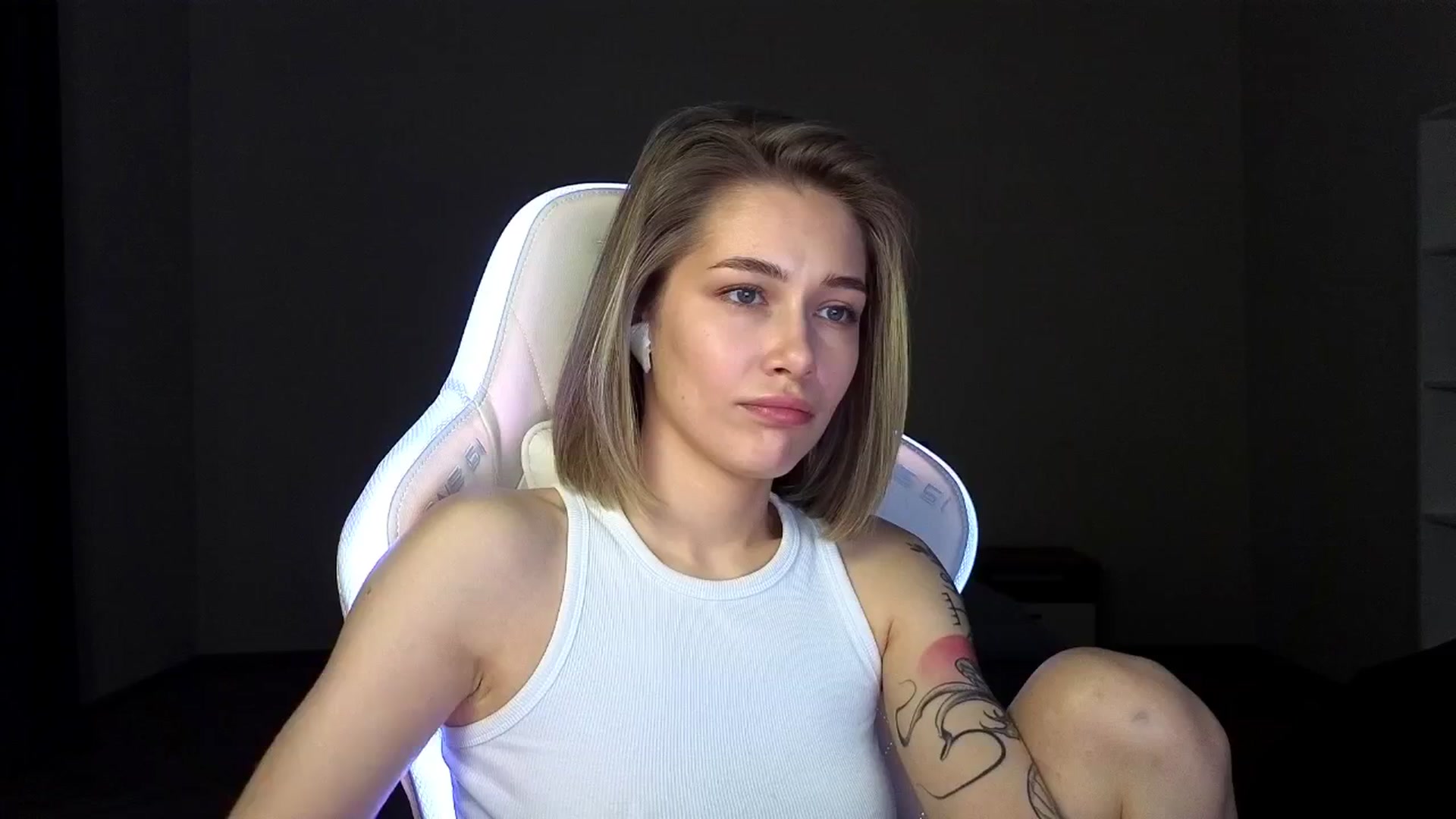 Gallery image thumbnail from KeepSpark's myfreecams stream on, 03/25/2025, 04:31 image 16 of 20