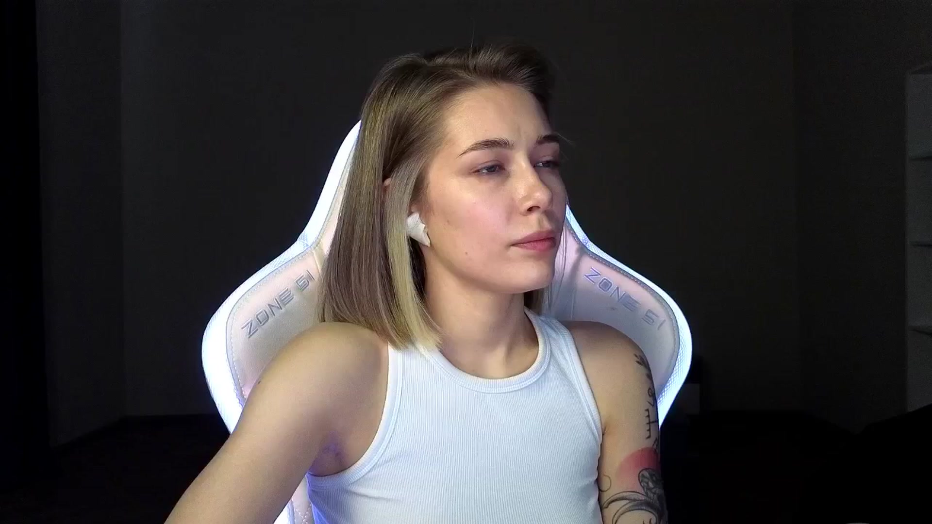 Gallery image thumbnail from KeepSpark's myfreecams stream on, 03/25/2025, 05:32 image 9 of 20