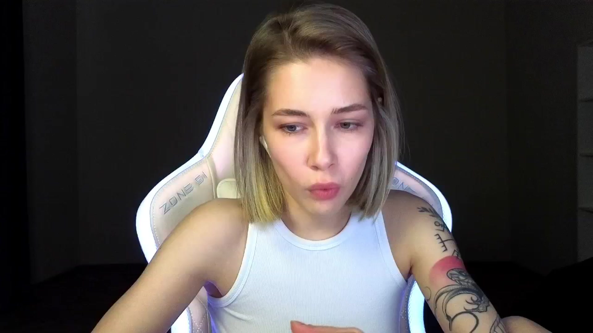 Gallery image thumbnail from KeepSpark's myfreecams stream on, 03/25/2025, 05:32 image 1 of 20