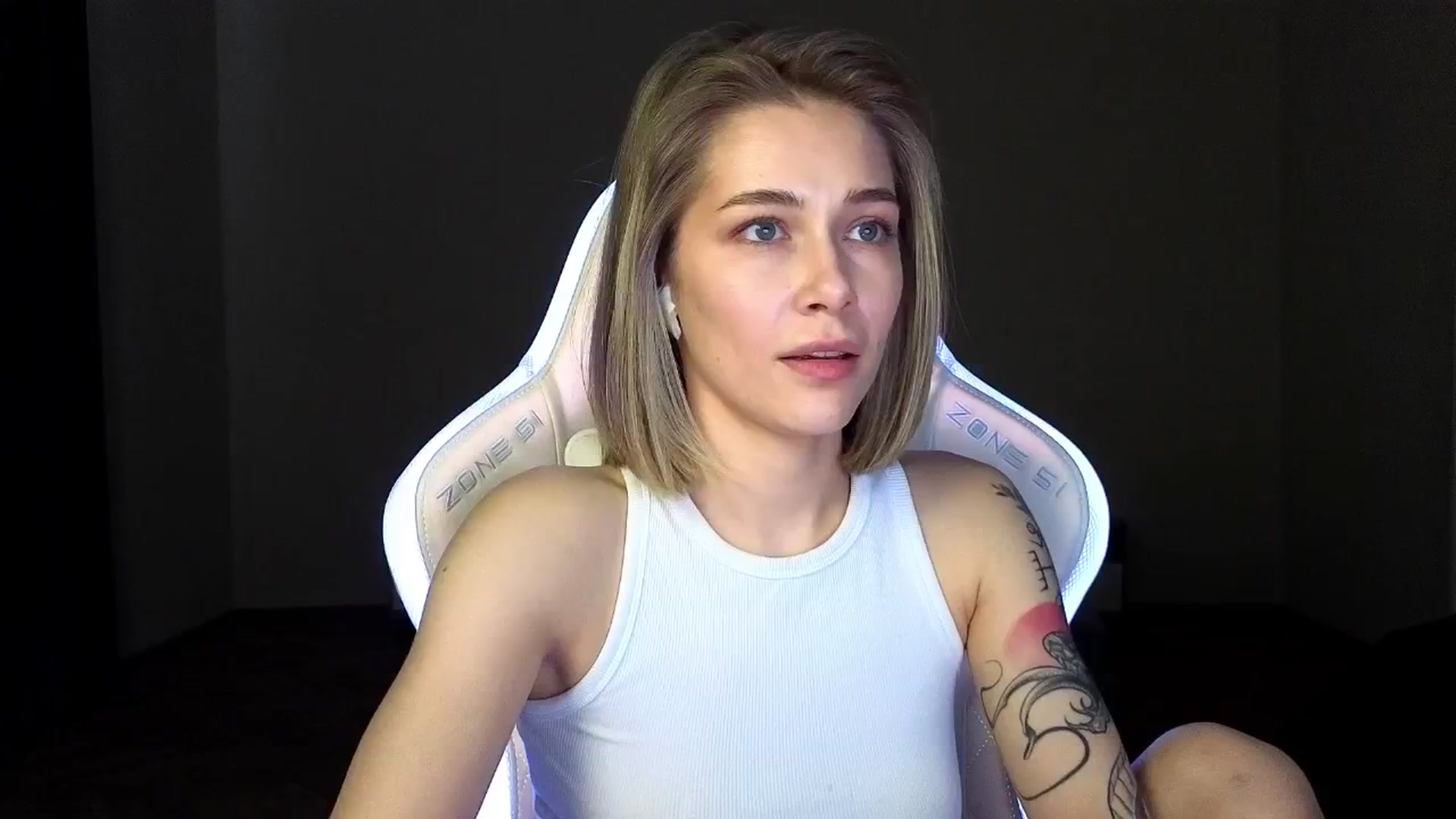 Gallery image thumbnail from KeepSpark's myfreecams stream on, 03/25/2025, 05:32 image 14 of 20