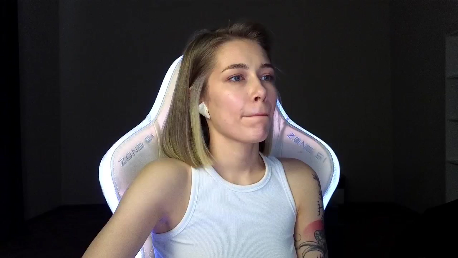 Gallery image thumbnail from KeepSpark's myfreecams stream on, 03/25/2025, 05:32 image 8 of 20