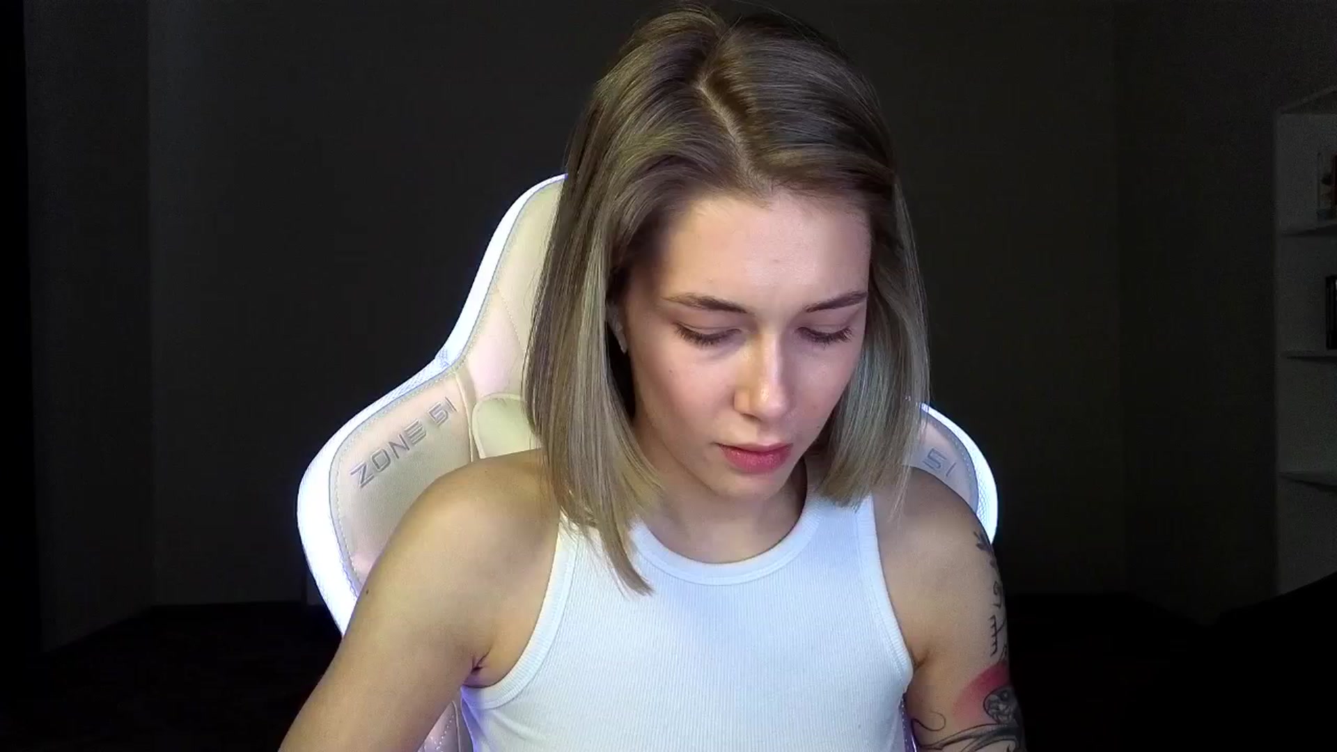 Gallery image thumbnail from KeepSpark's myfreecams stream on, 03/25/2025, 06:26 image 10 of 20