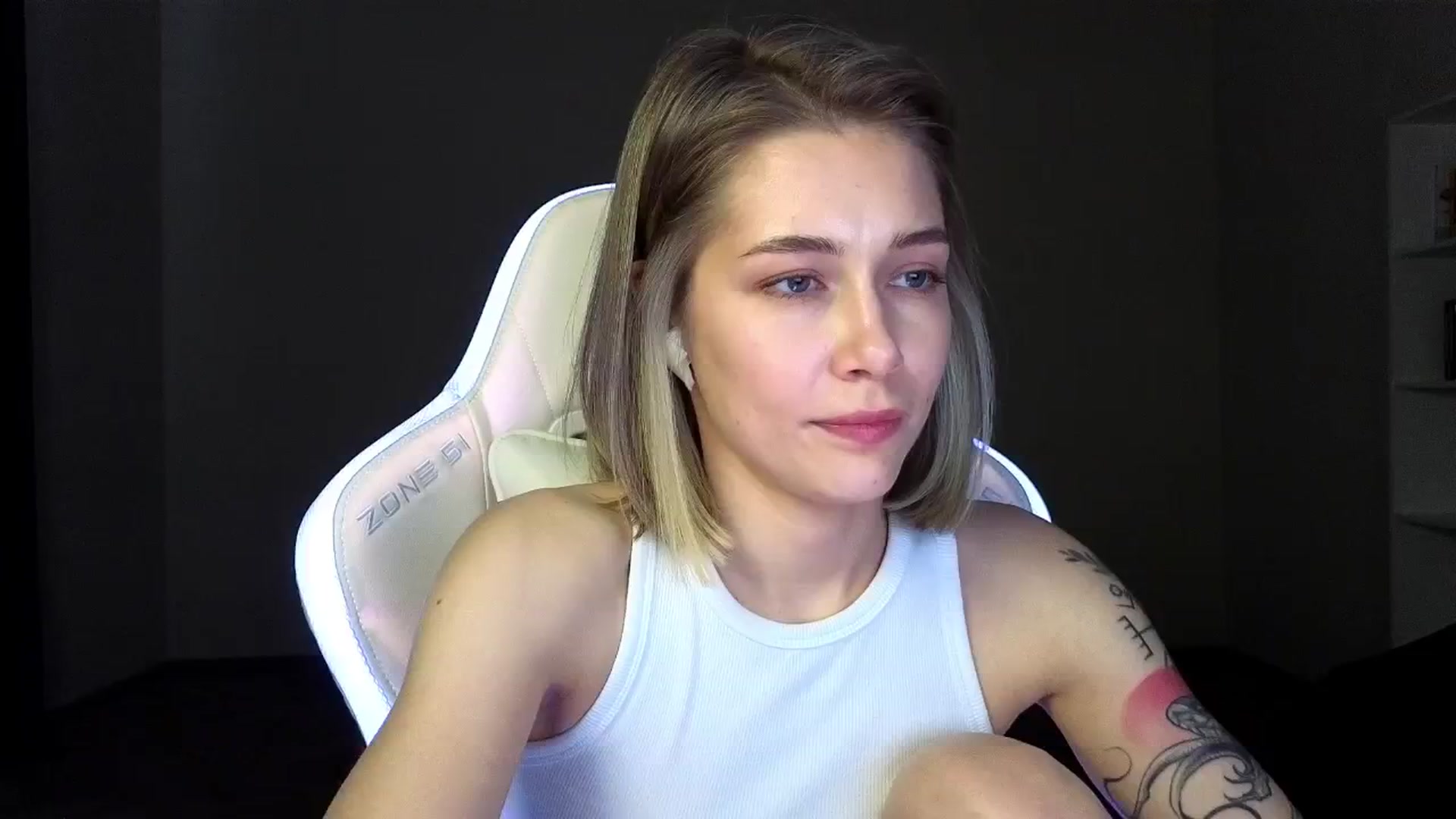 Gallery image thumbnail from KeepSpark's myfreecams stream on, 03/25/2025, 06:26 image 13 of 20