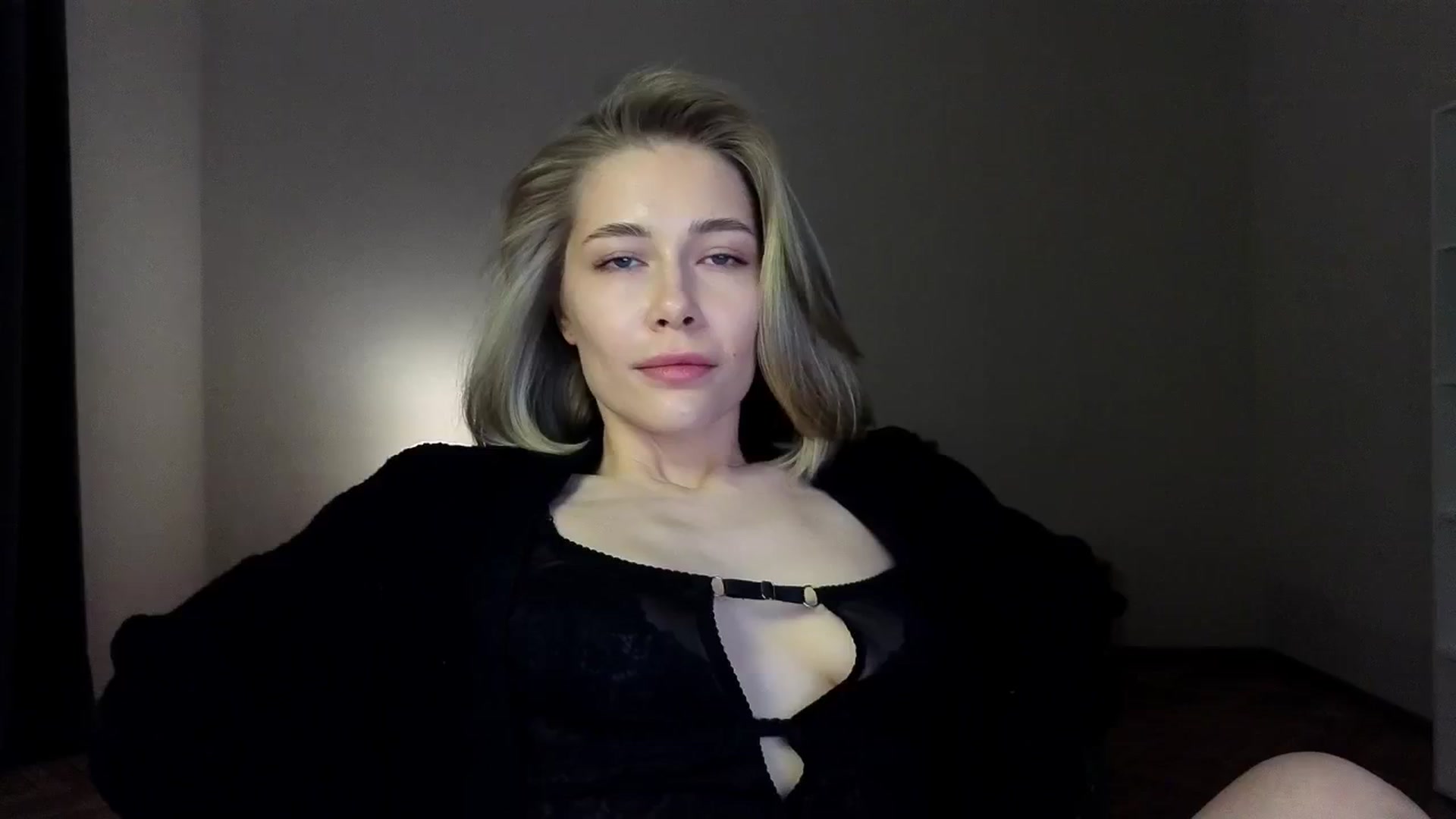 Gallery image thumbnail from KeepSpark's myfreecams stream on, 03/27/2025, 03:29 image 14 of 20