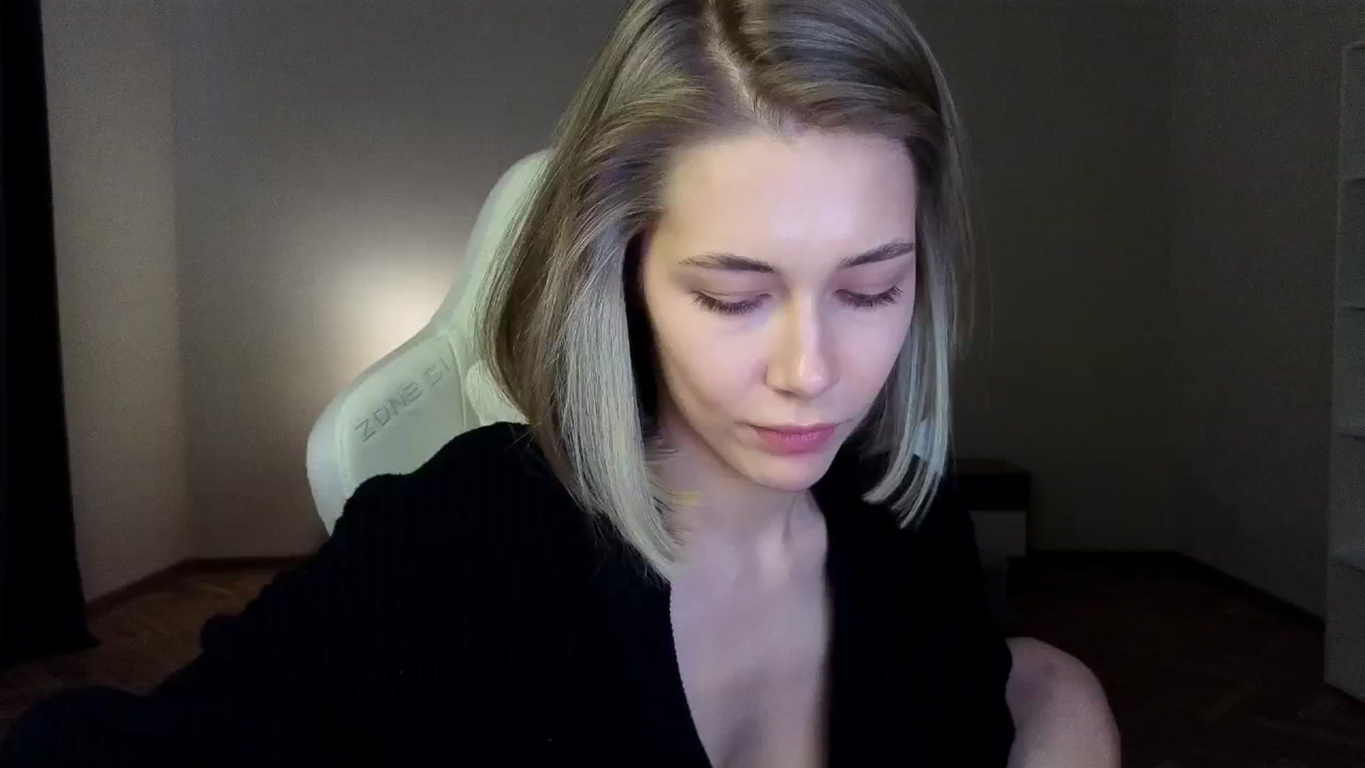 Gallery image thumbnail from KeepSpark's myfreecams stream on, 03/27/2025, 05:53 image 19 of 20