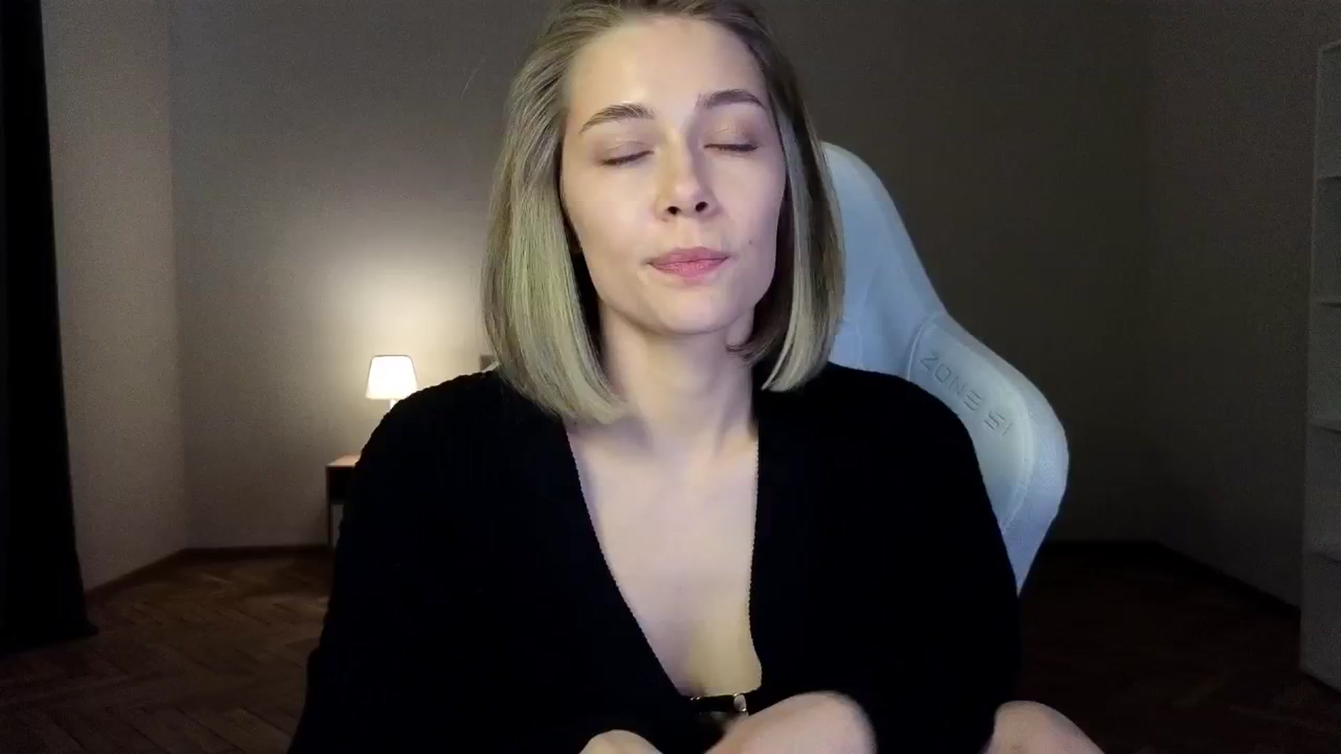 Gallery image thumbnail from KeepSpark's myfreecams stream on, 03/27/2025, 05:53 image 18 of 20