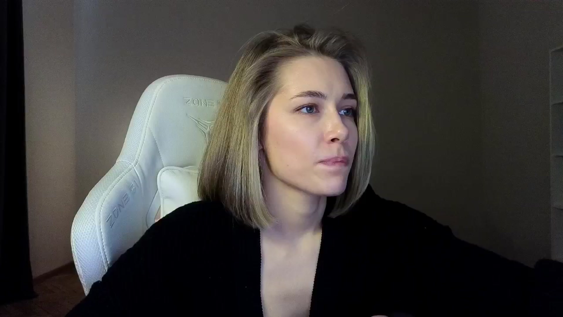 Gallery image thumbnail from KeepSpark's myfreecams stream on, 03/27/2025, 06:33 image 16 of 20
