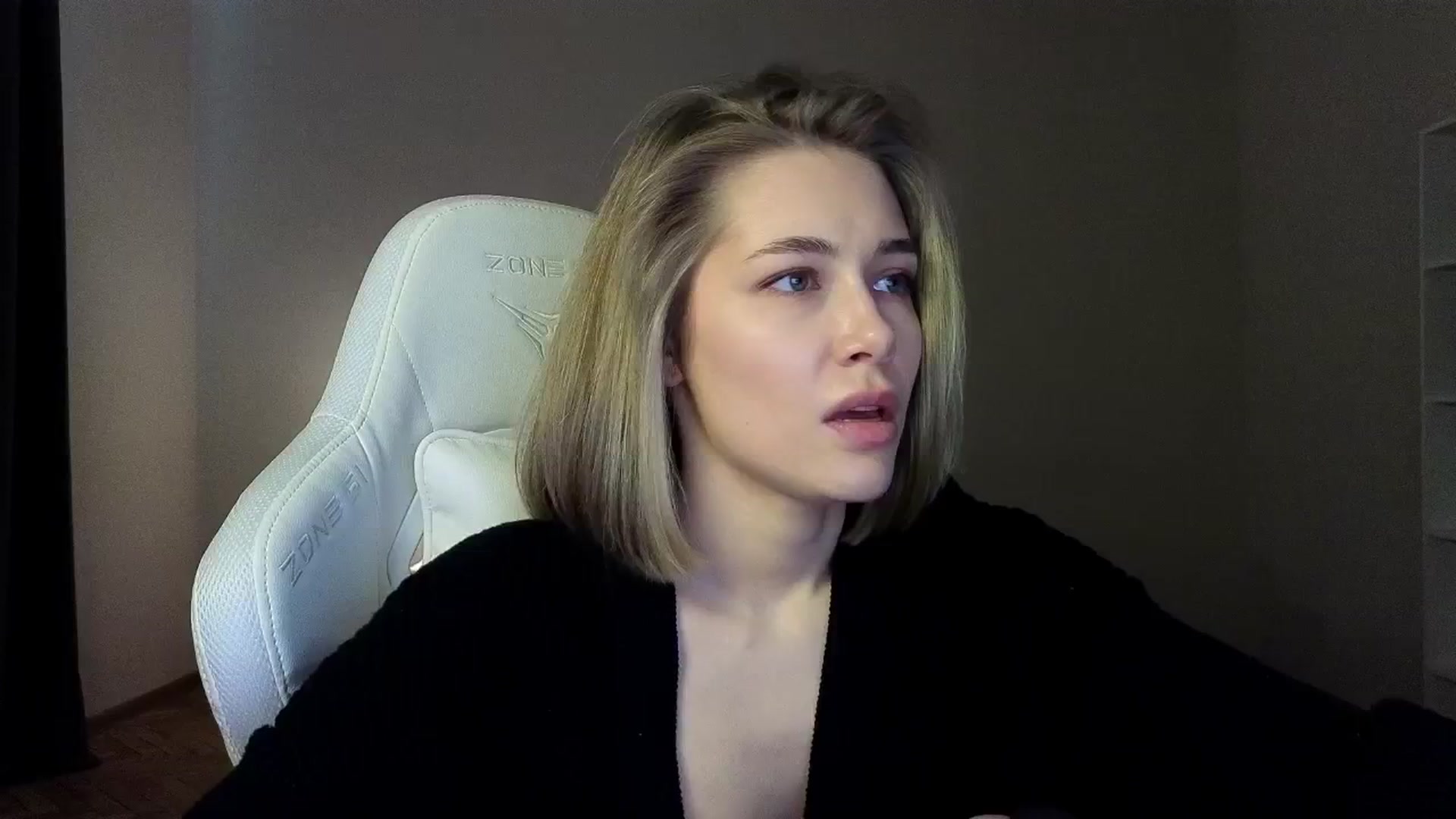 Gallery image thumbnail from KeepSpark's myfreecams stream on, 03/27/2025, 06:33 image 17 of 20