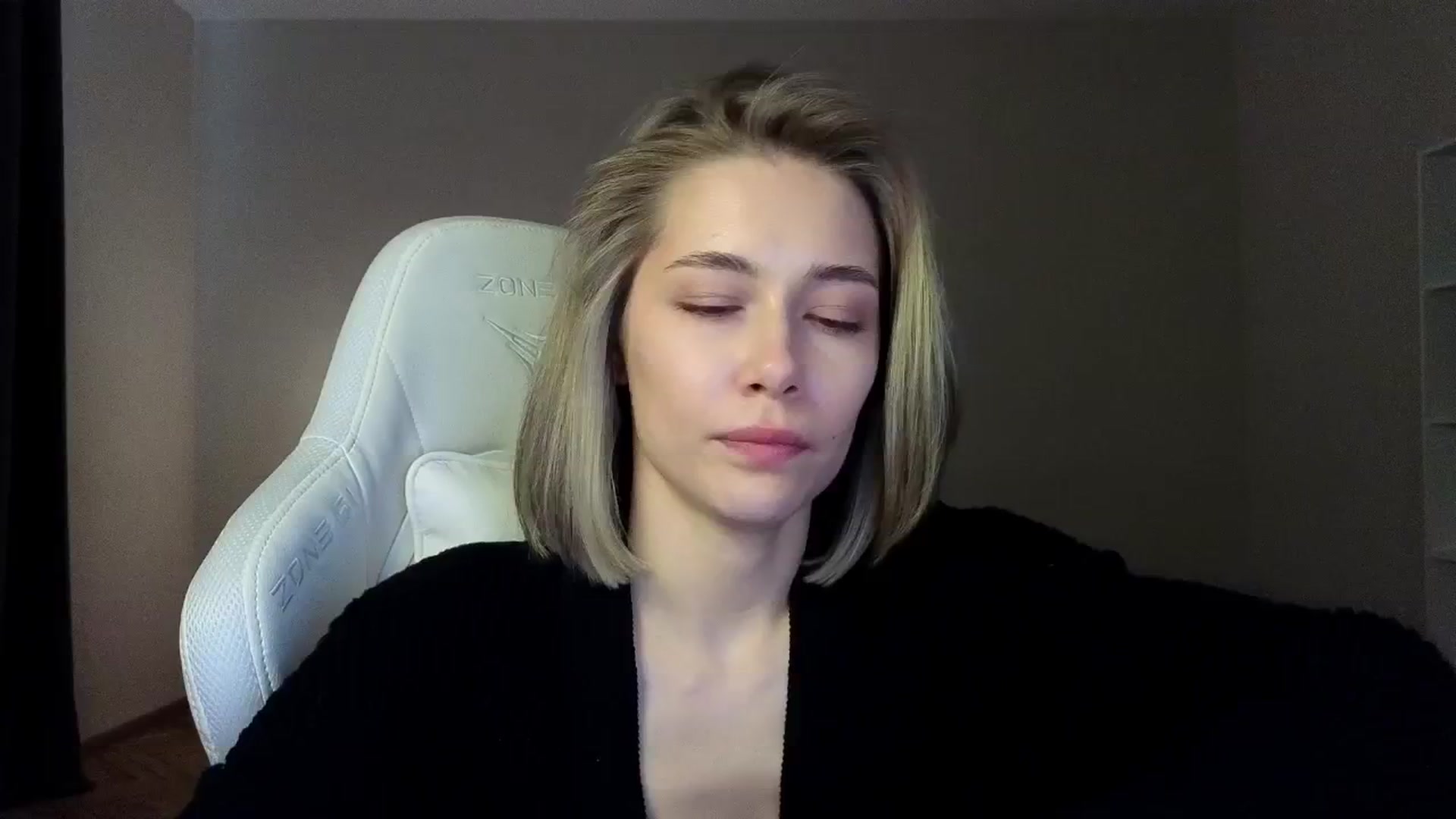 Gallery image thumbnail from KeepSpark's myfreecams stream on, 03/27/2025, 06:33 image 14 of 20