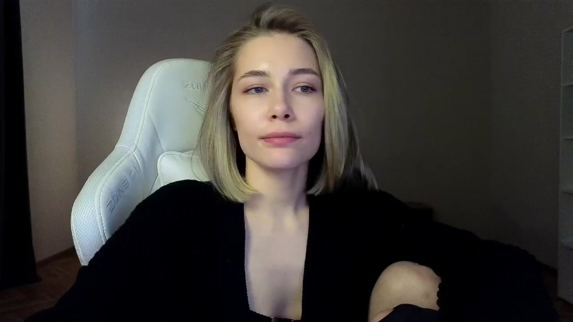 Gallery image thumbnail from KeepSpark's myfreecams stream on, 03/27/2025, 06:33 image 18 of 20