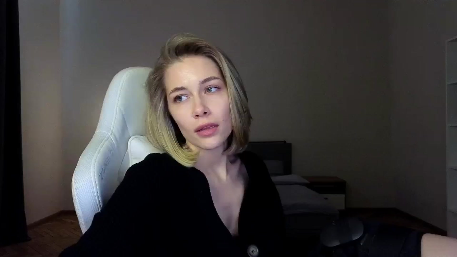 Gallery image thumbnail from KeepSpark's myfreecams stream on, 03/27/2025, 07:41 image 5 of 20