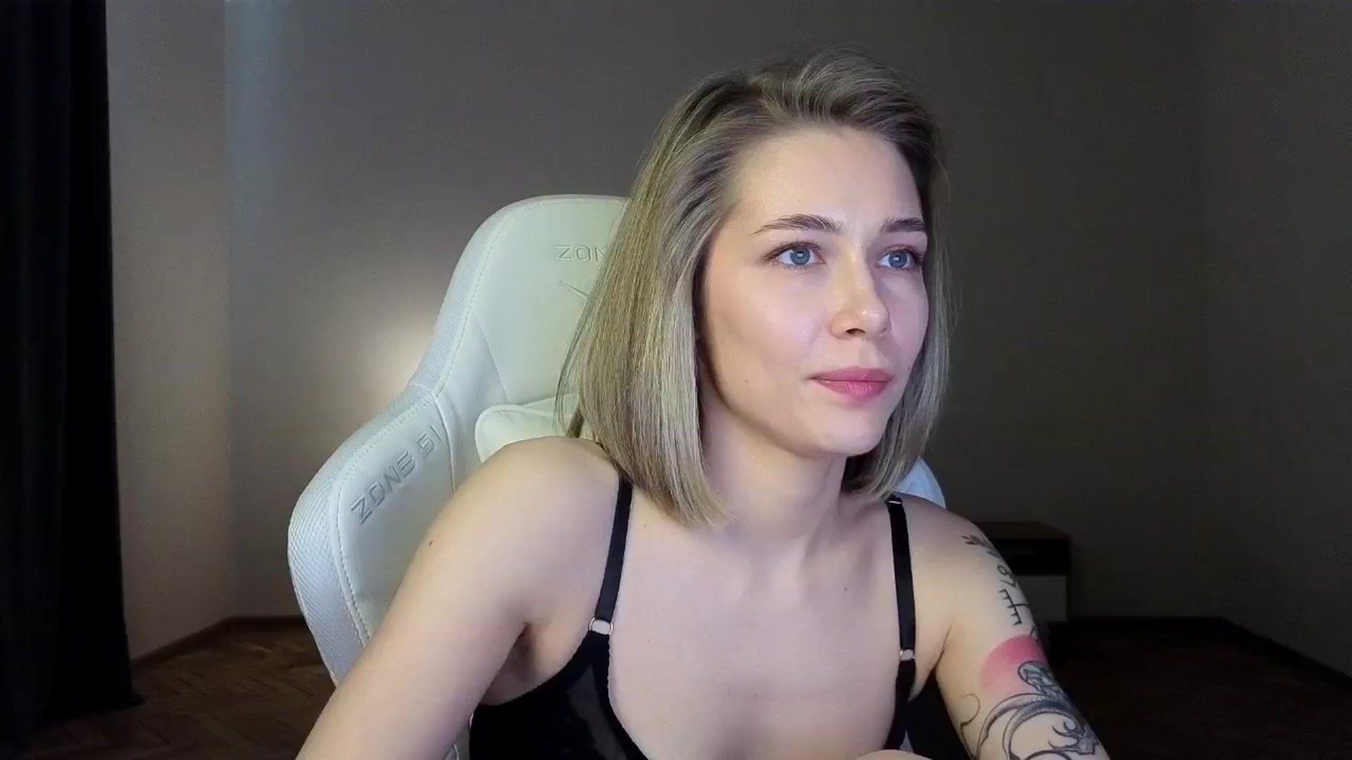 Gallery image thumbnail from KeepSpark's myfreecams stream on, 03/27/2025, 07:41 image 9 of 20