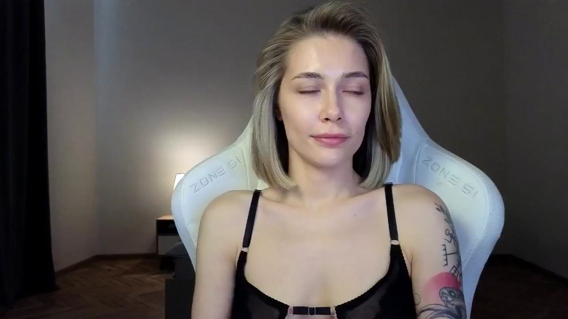 Gallery image thumbnail from KeepSpark's myfreecams stream on, 03/27/2025, 07:41 image 15 of 20