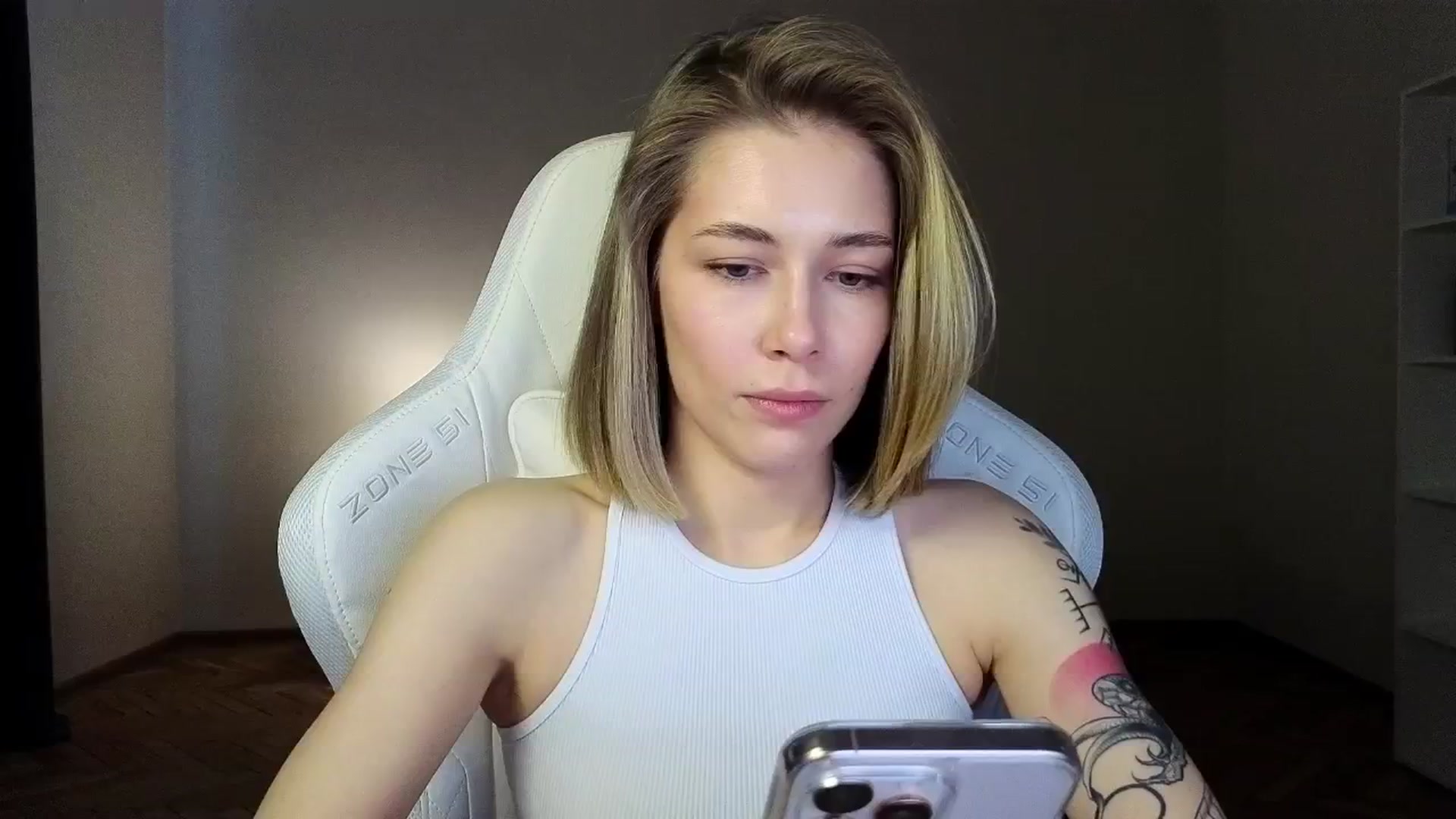 Gallery image thumbnail from KeepSpark's myfreecams stream on, 03/28/2025, 05:33 image 10 of 20