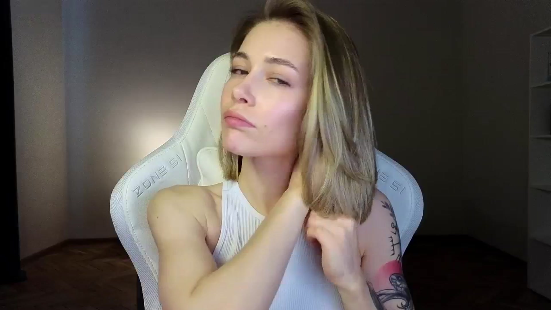 Gallery image thumbnail from KeepSpark's myfreecams stream on, 03/28/2025, 05:33 image 9 of 20