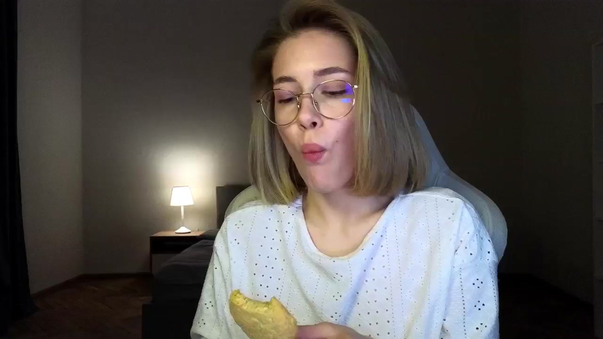 Gallery image thumbnail from KeepSpark's myfreecams stream on, 03/31/2025, 03:58 image 3 of 20