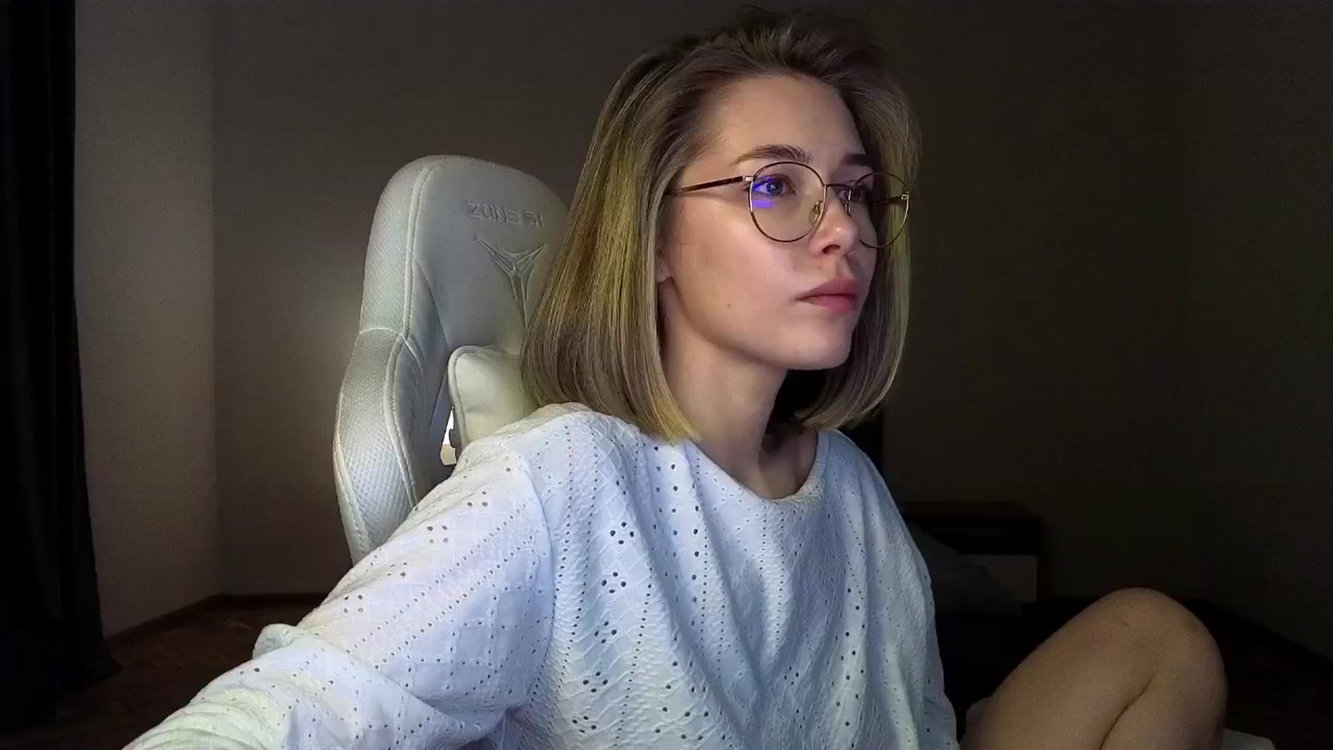 Gallery image thumbnail from KeepSpark's myfreecams stream on, 03/31/2025, 03:58 image 18 of 20
