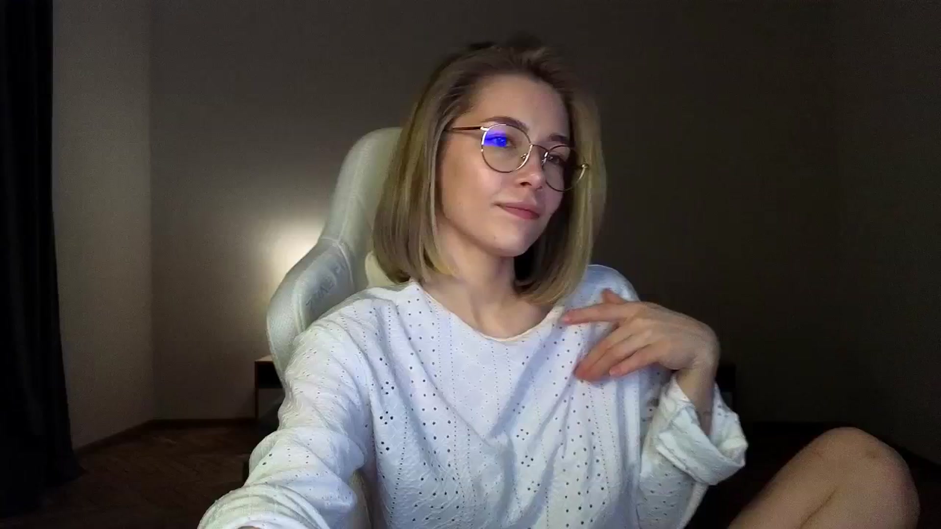 Gallery image thumbnail from KeepSpark's myfreecams stream on, 03/31/2025, 03:58 image 14 of 20