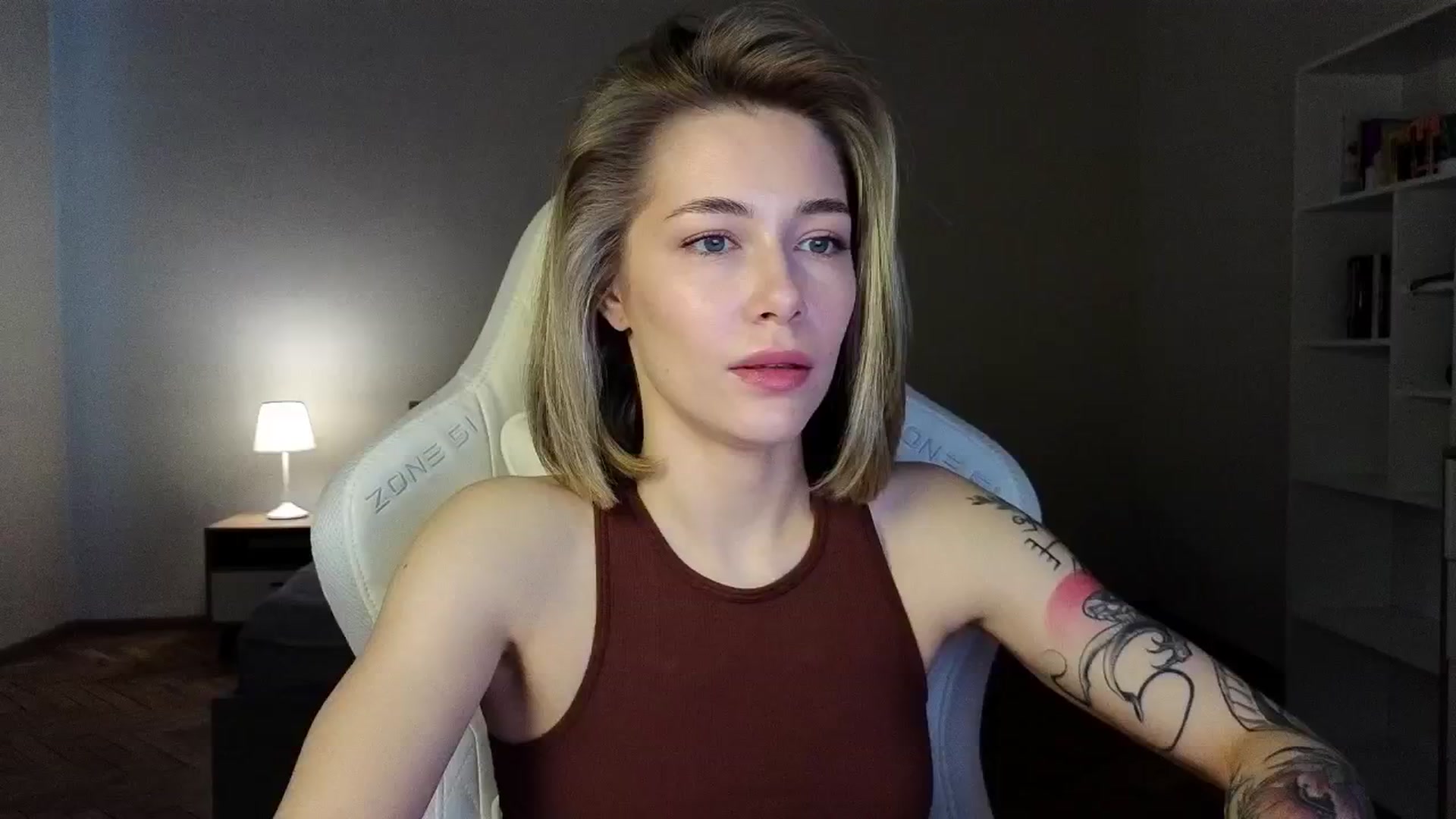 Gallery image thumbnail from KeepSpark's myfreecams stream on, 04/02/2025, 04:16 image 17 of 20