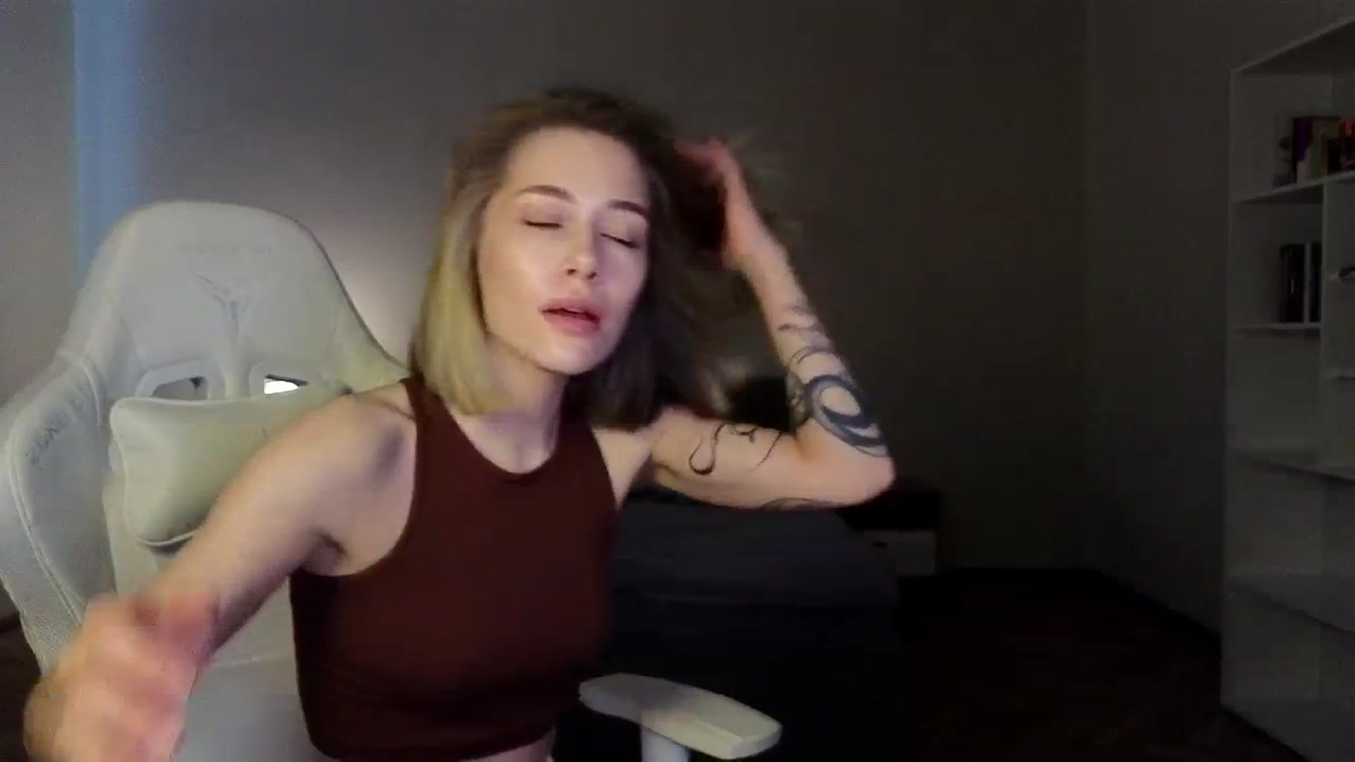Gallery image thumbnail from KeepSpark's myfreecams stream on, 04/02/2025, 06:43 image 15 of 20
