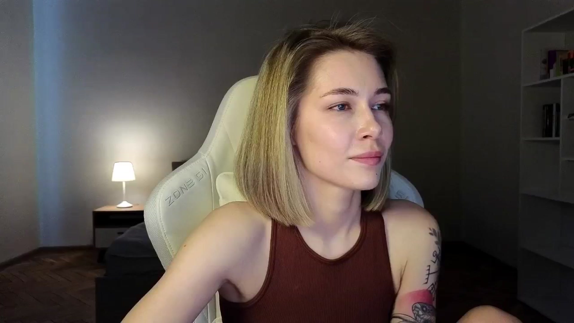Gallery image thumbnail from KeepSpark's myfreecams stream on, 04/02/2025, 07:32 image 15 of 20