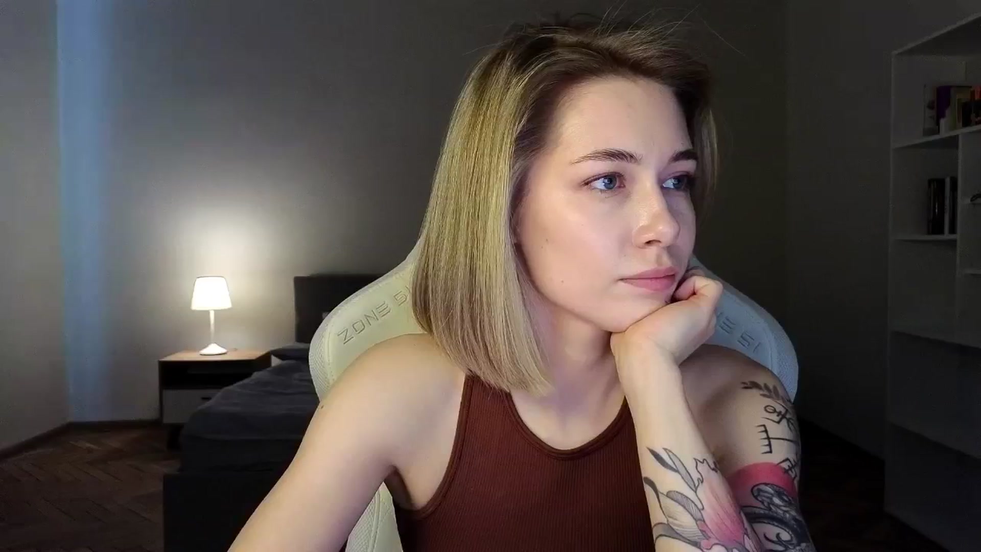 Gallery image thumbnail from KeepSpark's myfreecams stream on, 04/02/2025, 07:32 image 16 of 20
