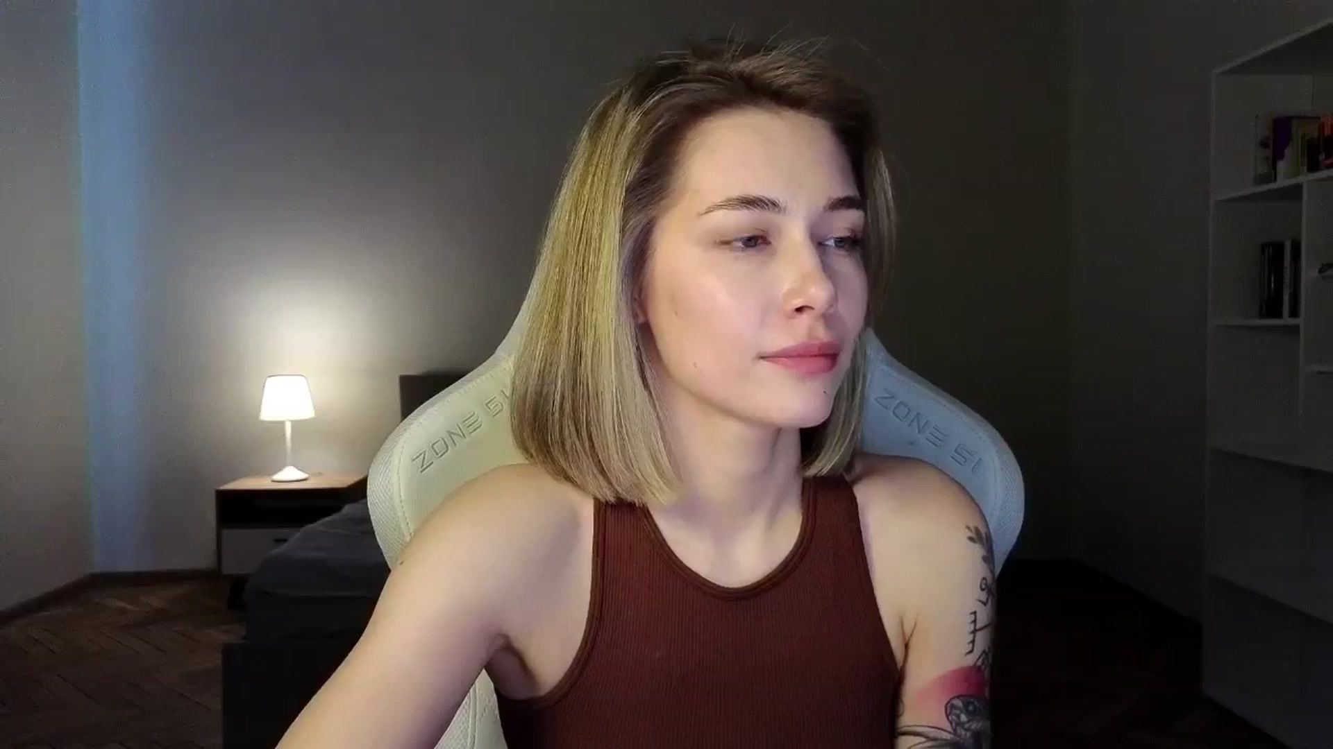 Gallery image thumbnail from KeepSpark's myfreecams stream on, 04/02/2025, 07:32 image 17 of 20