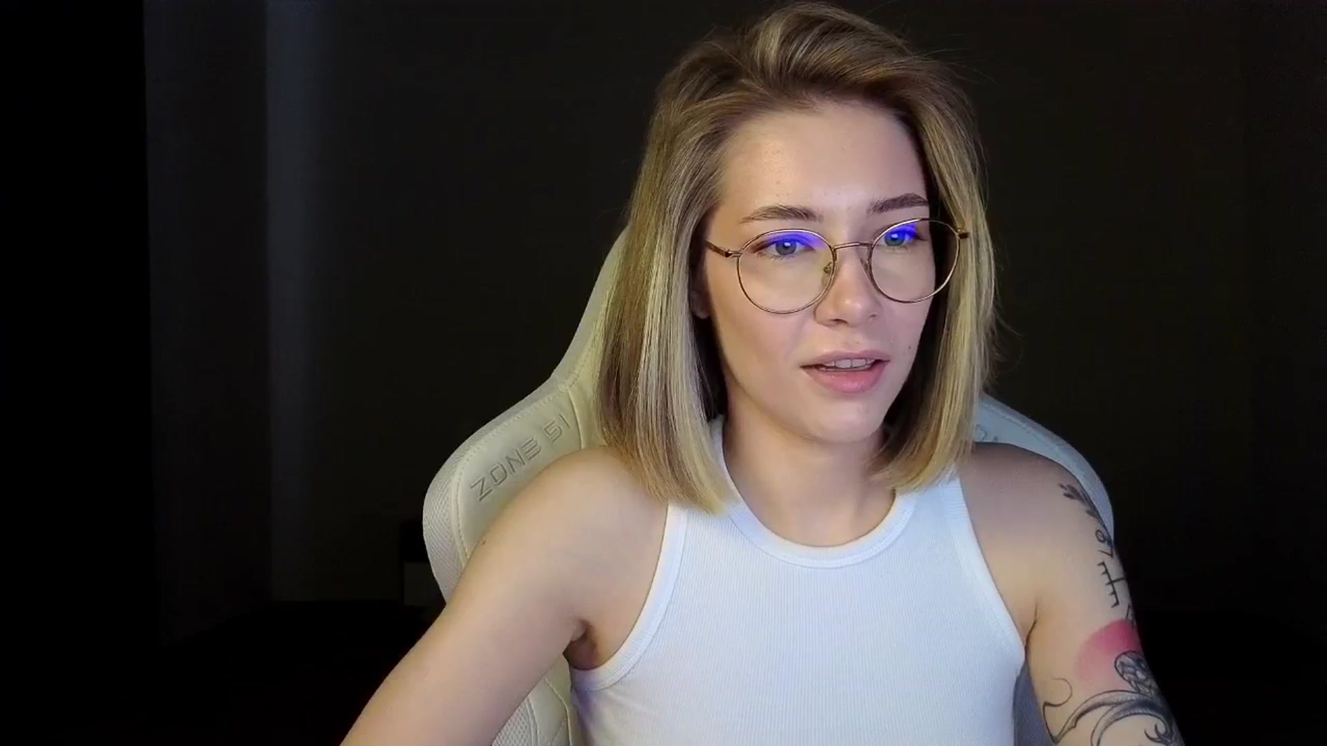 Gallery image thumbnail from KeepSpark's myfreecams stream on, 04/07/2025, 04:27 image 20 of 20