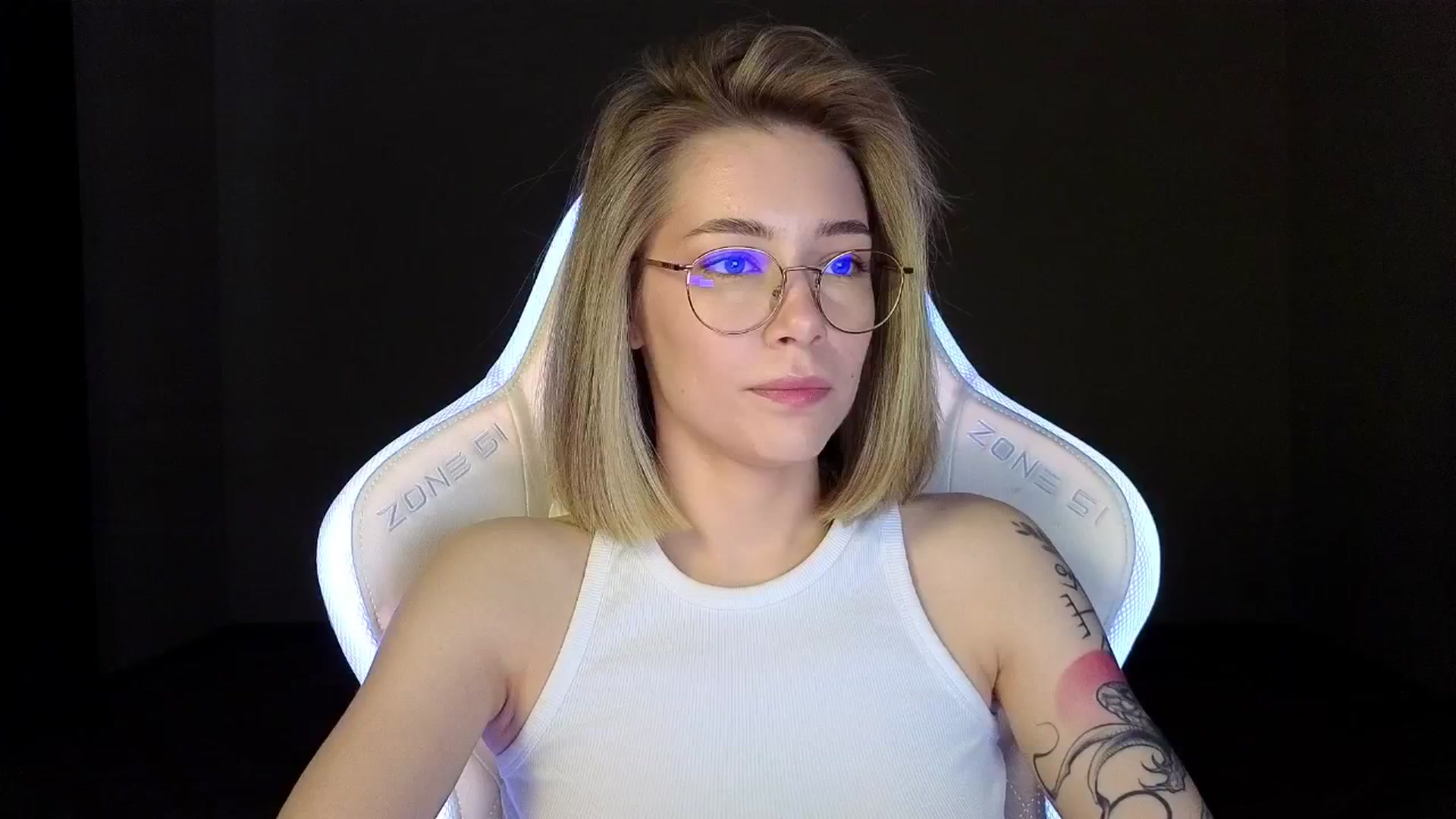 Gallery image thumbnail from KeepSpark's myfreecams stream on, 04/07/2025, 04:27 image 1 of 20