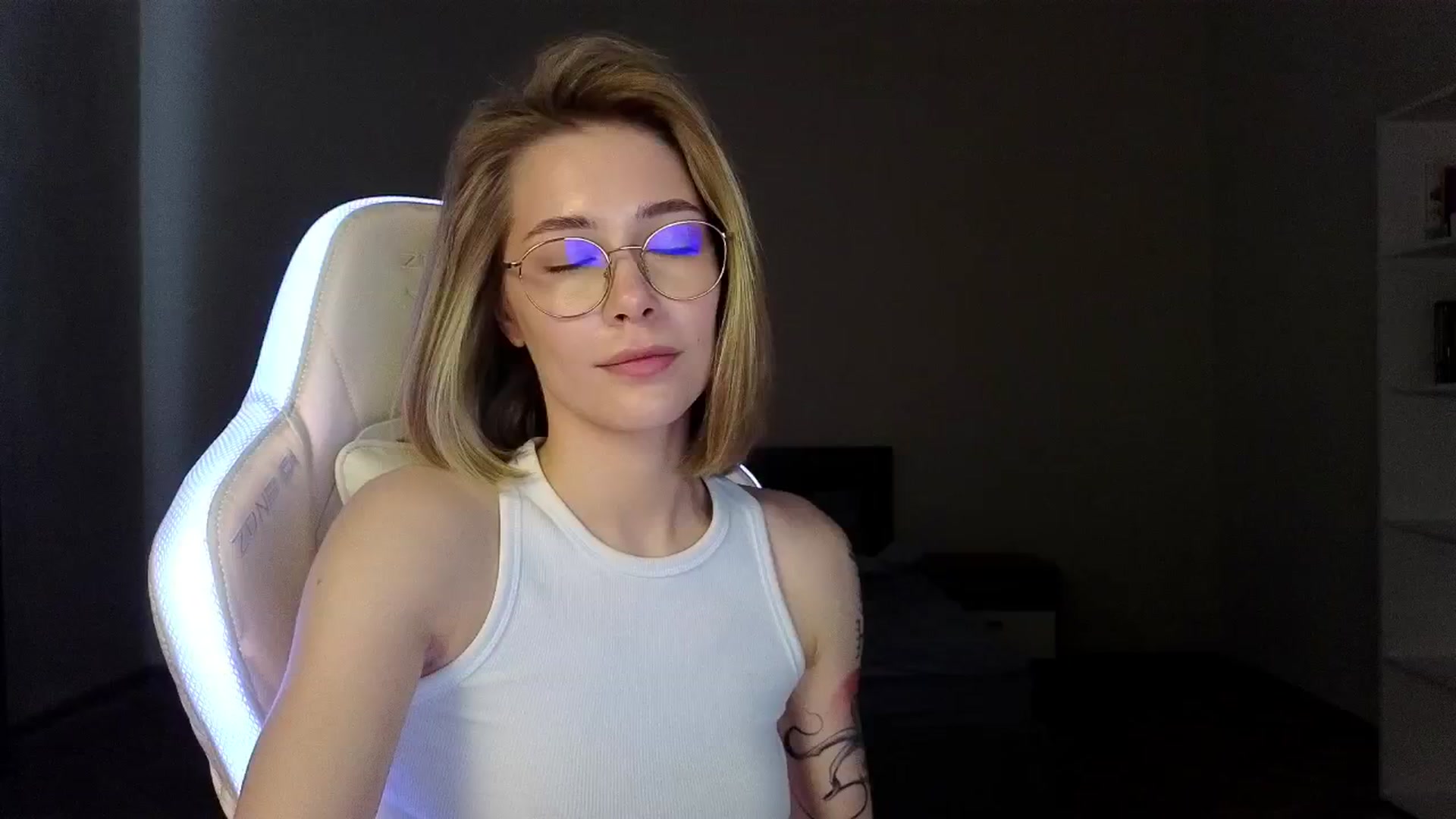 Gallery image thumbnail from KeepSpark's myfreecams stream on, 04/07/2025, 06:06 image 14 of 20