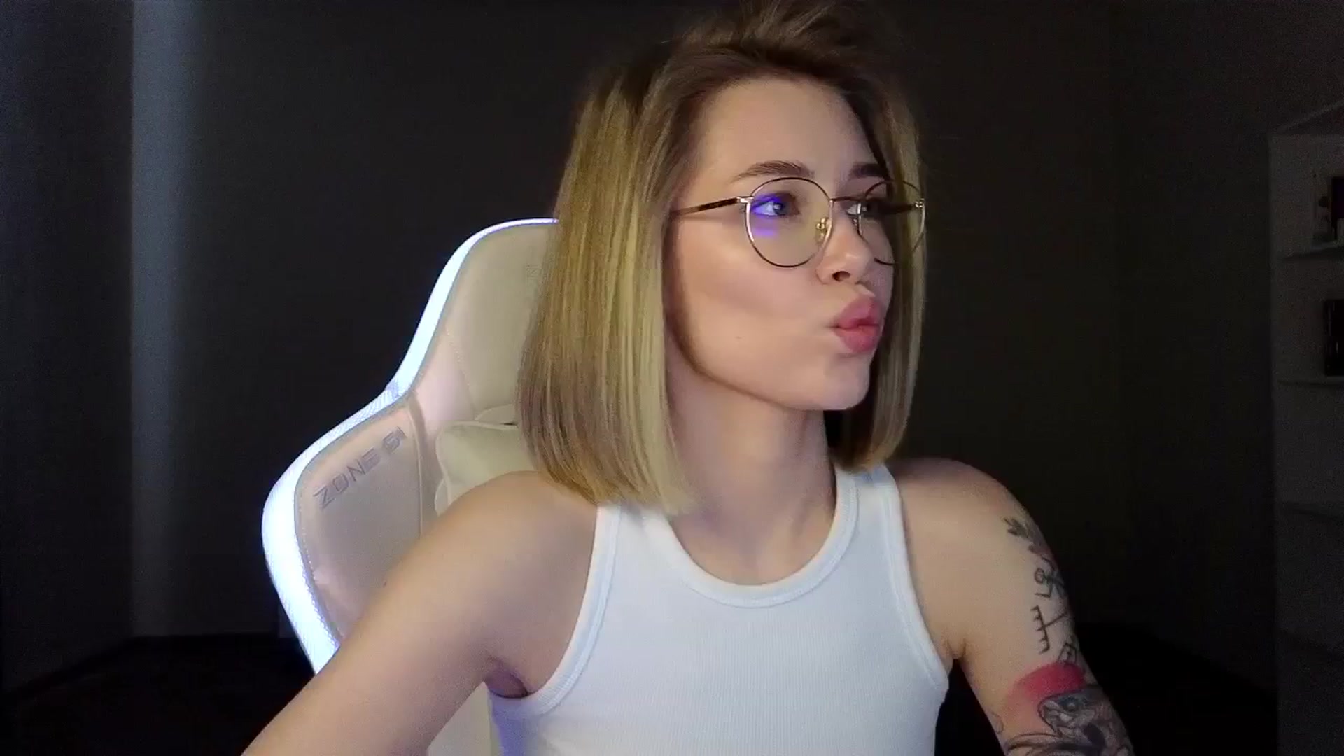 Gallery image thumbnail from KeepSpark's myfreecams stream on, 04/07/2025, 06:06 image 5 of 20