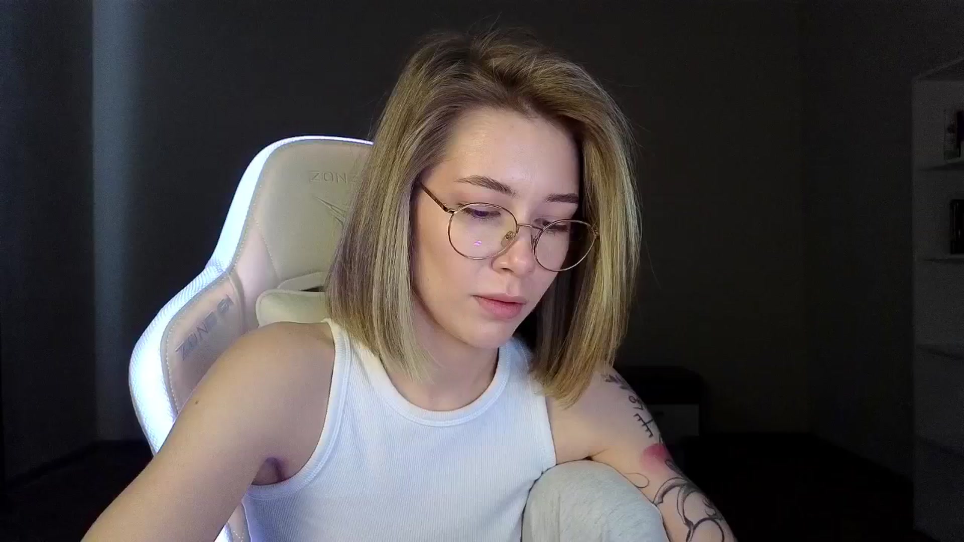 Gallery image thumbnail from KeepSpark's myfreecams stream on, 04/07/2025, 06:06 image 16 of 20