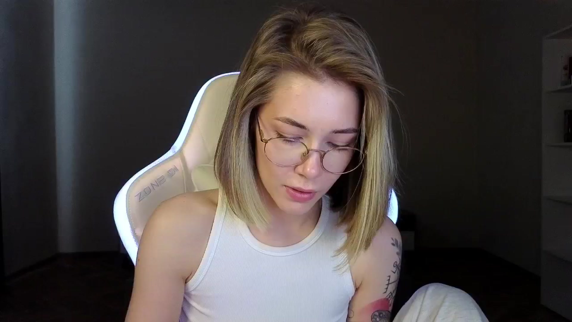 Gallery image thumbnail from KeepSpark's myfreecams stream on, 04/07/2025, 07:11 image 7 of 20