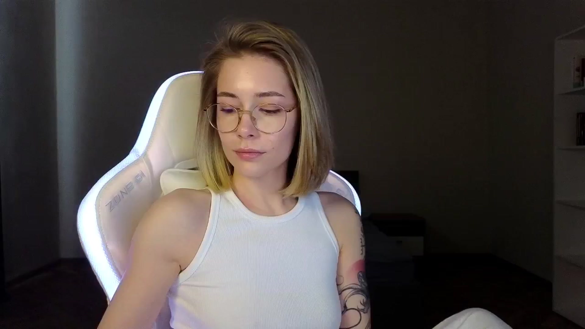 Gallery image thumbnail from KeepSpark's myfreecams stream on, 04/07/2025, 07:11 image 8 of 20