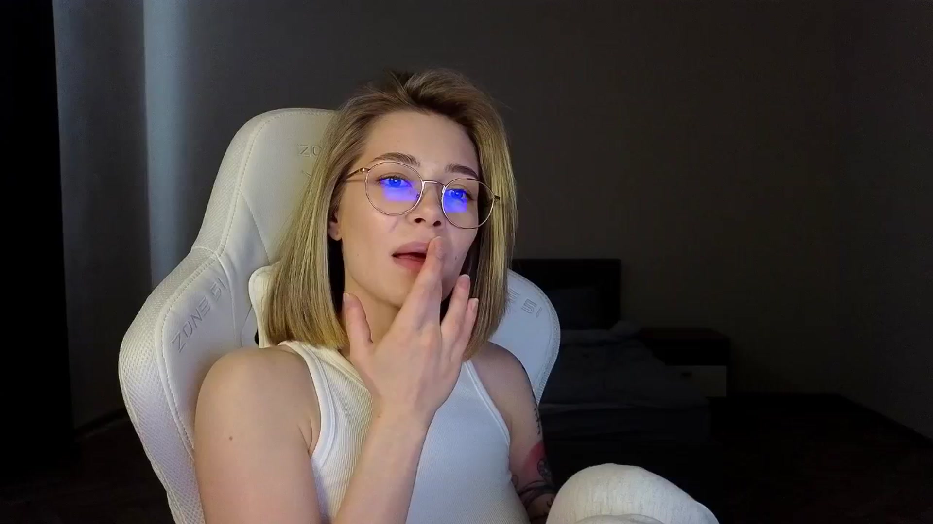 Gallery image thumbnail from KeepSpark's myfreecams stream on, 04/07/2025, 08:04 image 2 of 20