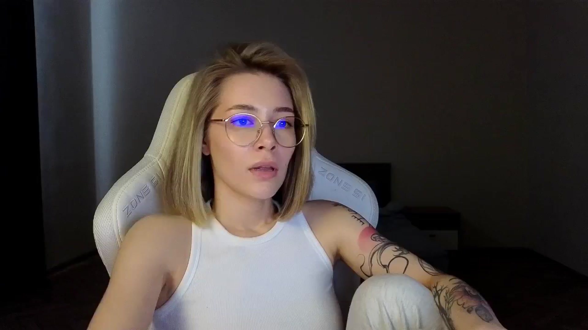 Gallery image thumbnail from KeepSpark's myfreecams stream on, 04/07/2025, 08:04 image 3 of 20