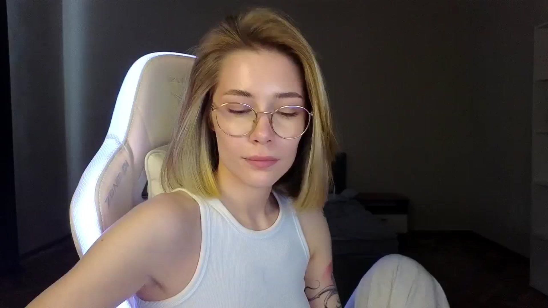 Gallery image thumbnail from KeepSpark's myfreecams stream on, 04/07/2025, 09:21 image 5 of 20