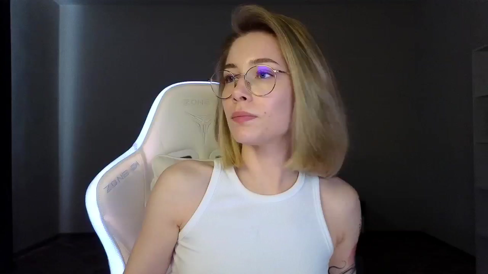 Gallery image thumbnail from KeepSpark's myfreecams stream on, 04/07/2025, 09:21 image 6 of 20