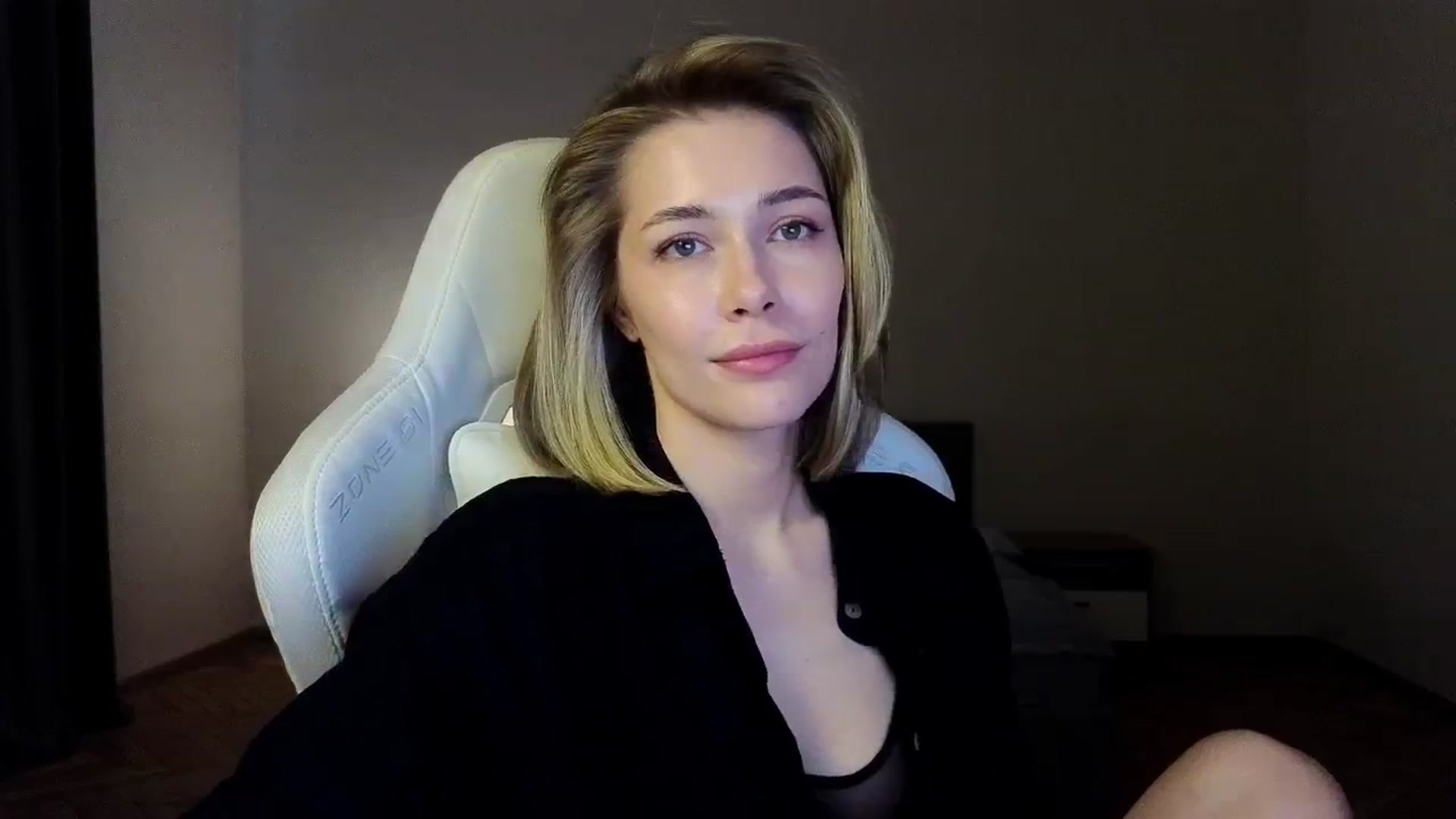Gallery image thumbnail from KeepSpark's myfreecams stream on, 04/09/2025, 04:49 image 9 of 20