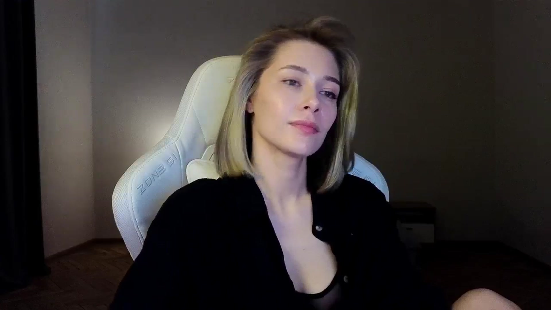 Gallery image thumbnail from KeepSpark's myfreecams stream on, 04/09/2025, 04:49 image 12 of 20