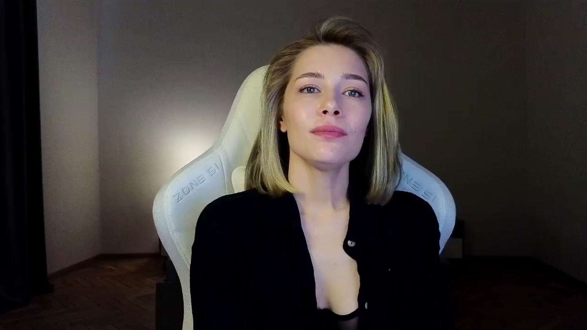 Gallery image thumbnail from KeepSpark's myfreecams stream on, 04/09/2025, 04:49 image 15 of 20