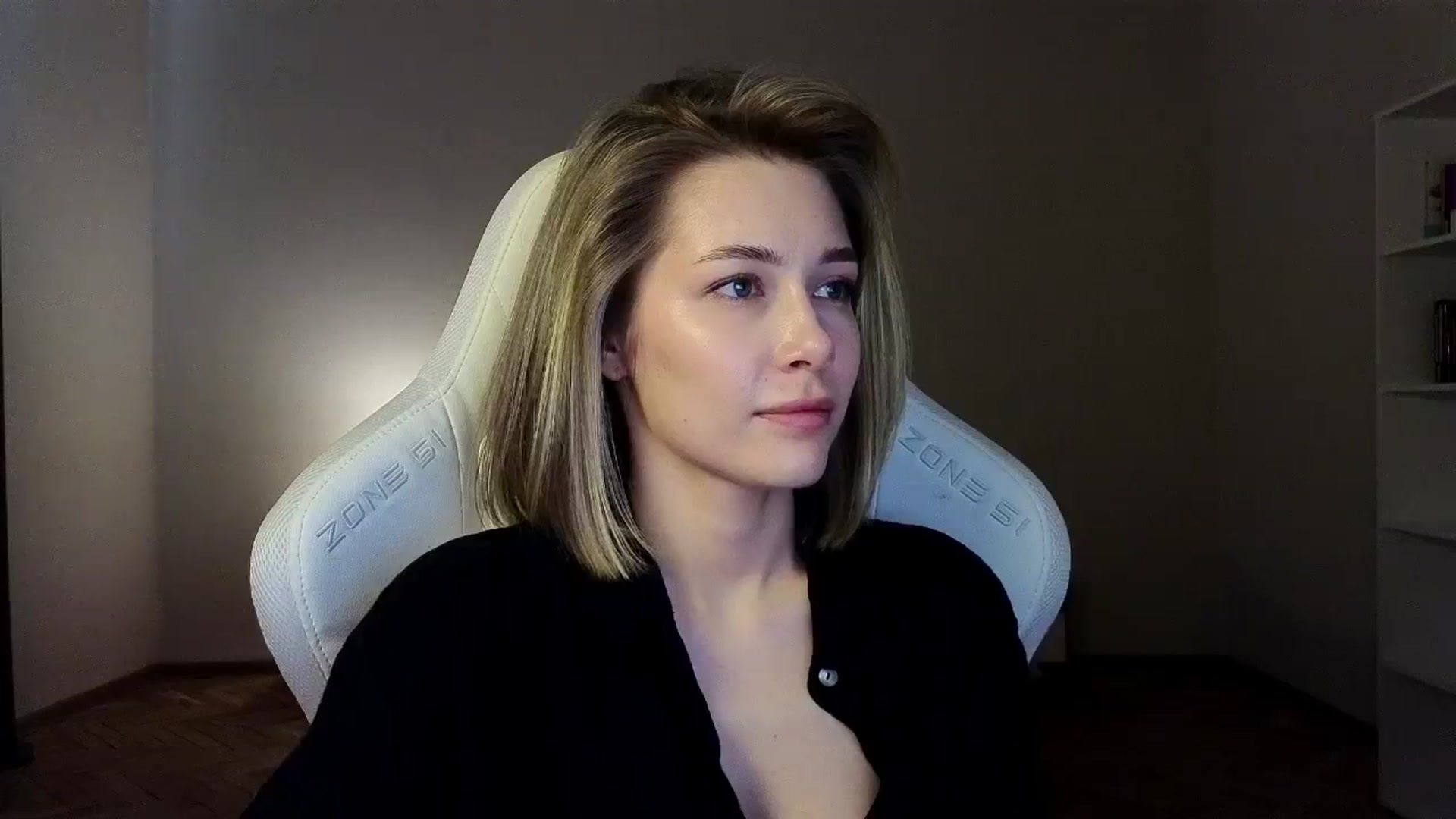 Gallery image thumbnail from KeepSpark's myfreecams stream on, 04/09/2025, 07:08 image 15 of 20