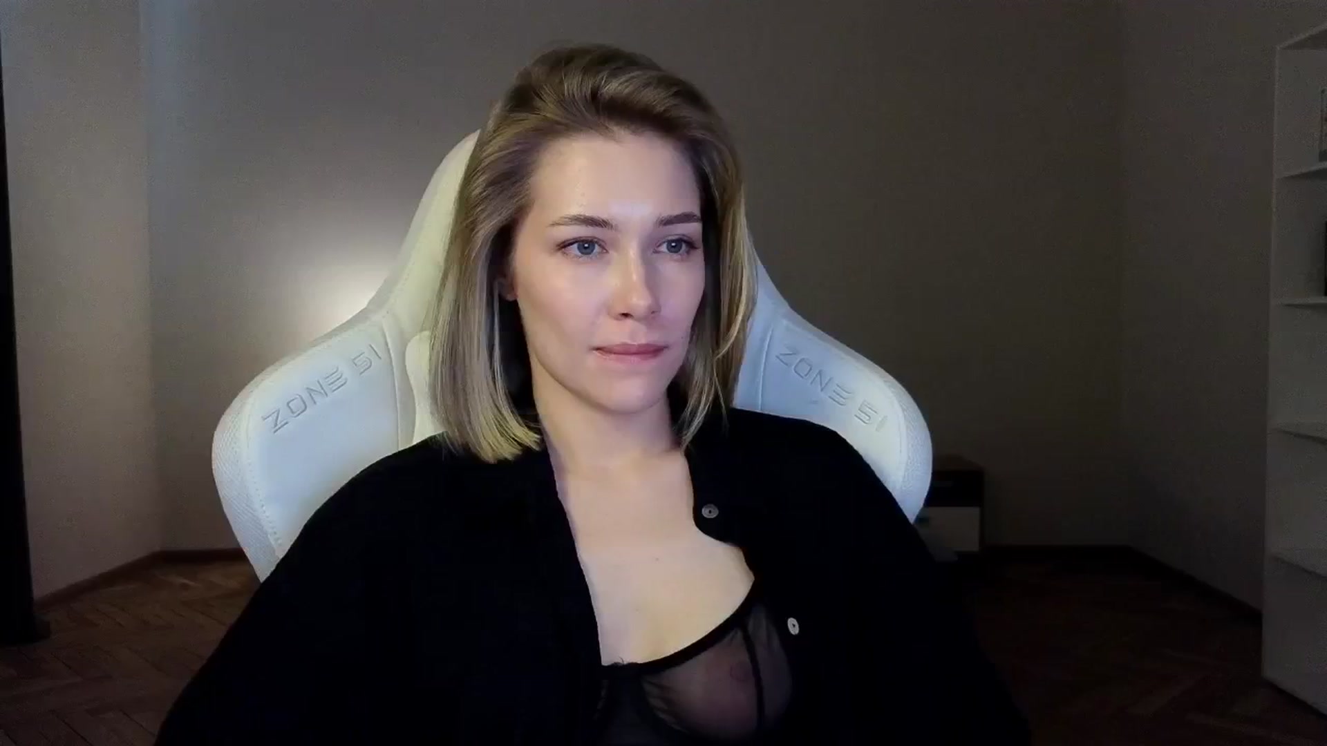Gallery image thumbnail from KeepSpark's myfreecams stream on, 04/09/2025, 09:11 image 16 of 20