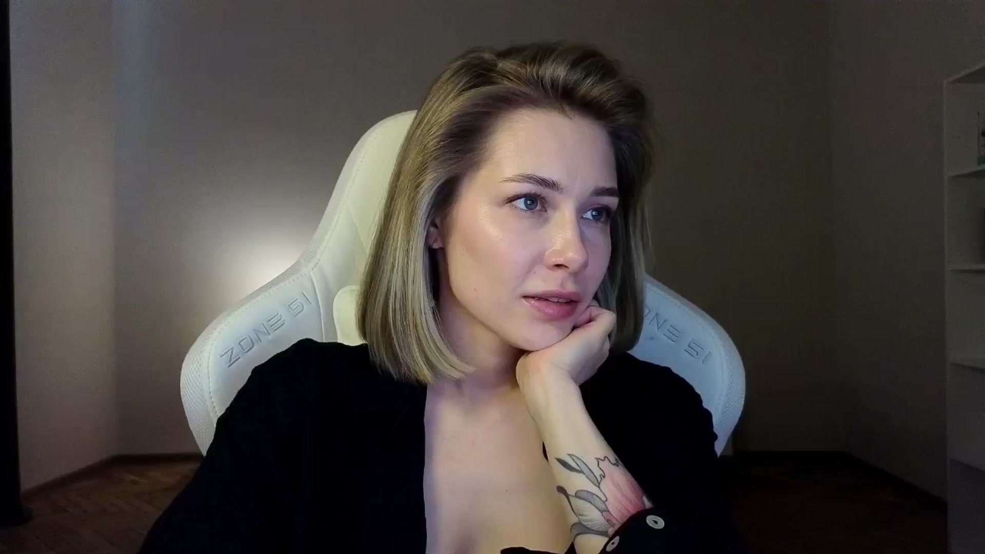 Gallery image thumbnail from KeepSpark's myfreecams stream on, 04/09/2025, 09:11 image 10 of 20