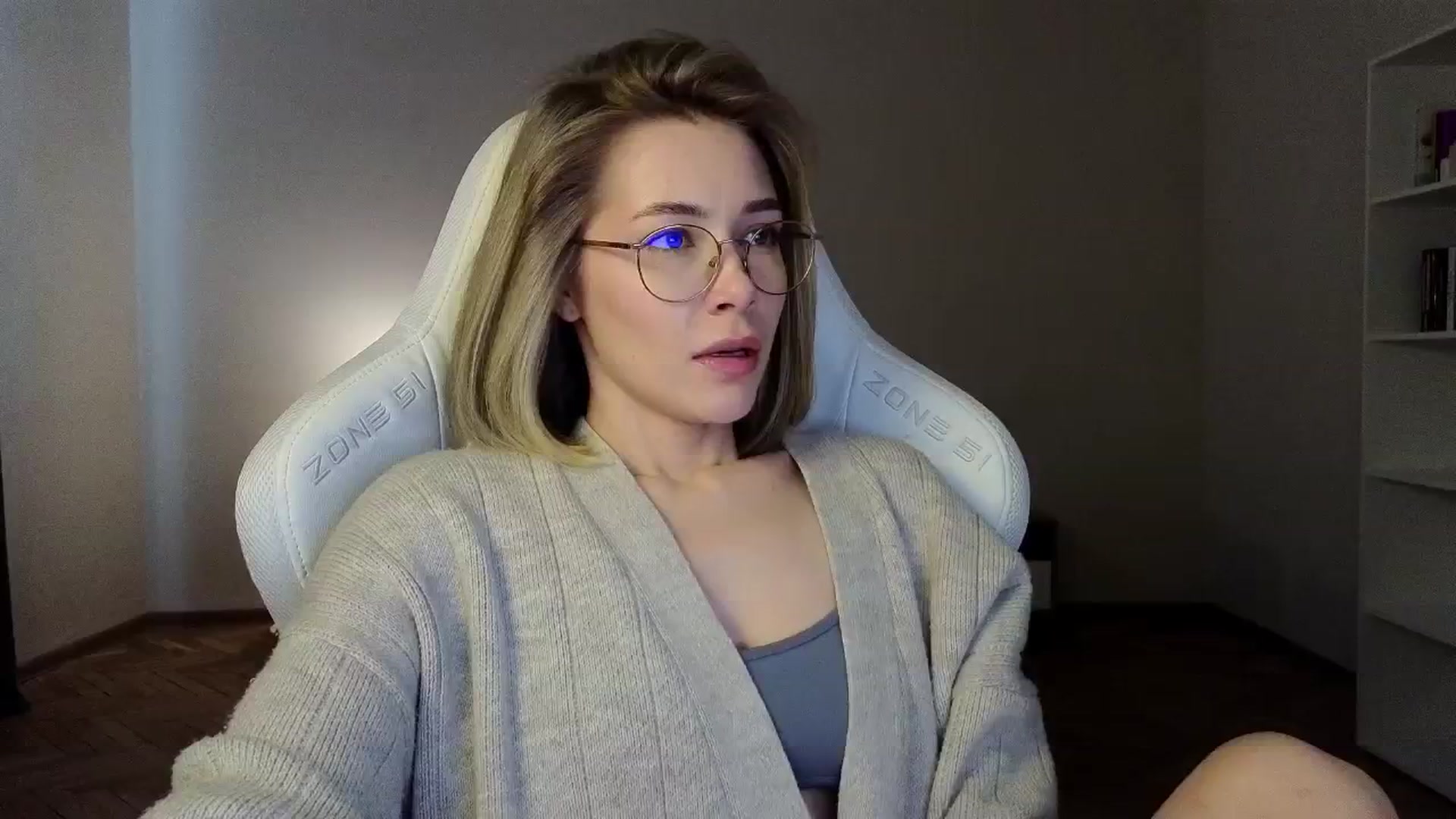 Gallery image thumbnail from KeepSpark's myfreecams stream on, 04/10/2025, 07:17 image 9 of 20